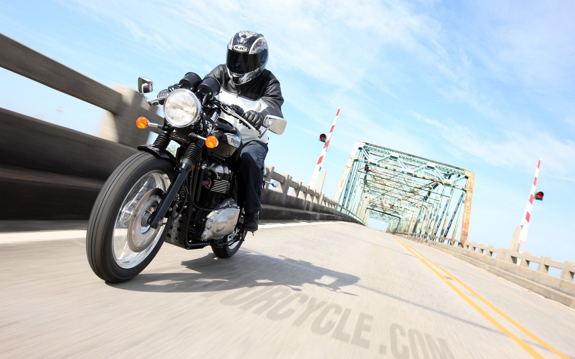 Motorcycle Background Photos Hd - HD Wallpaper 