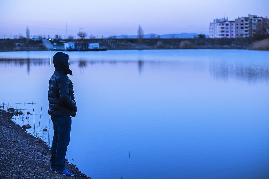 Bilkent, Lake, Lonely, Water, Boy, Loneliness, Sea, - HD Wallpaper 