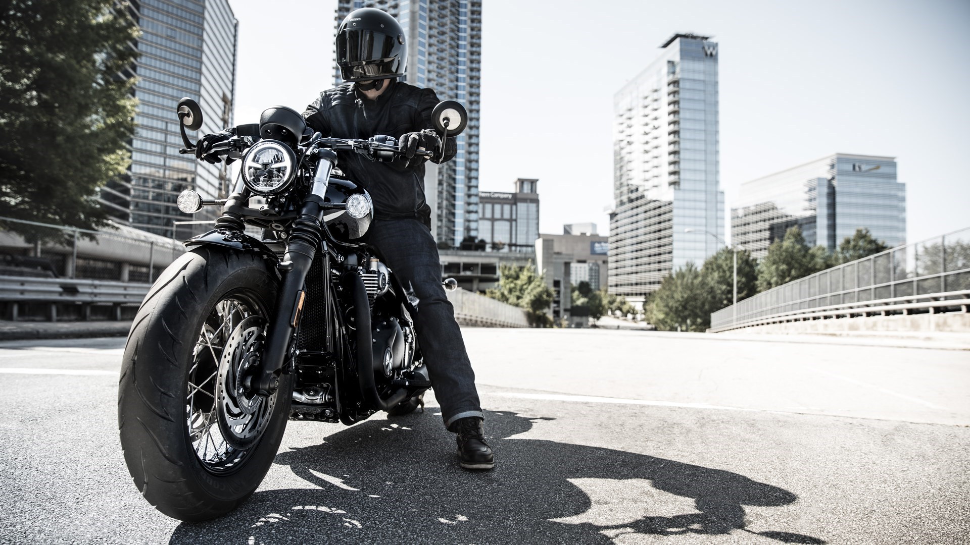 Triumph Bonneville Bobber Black - HD Wallpaper 