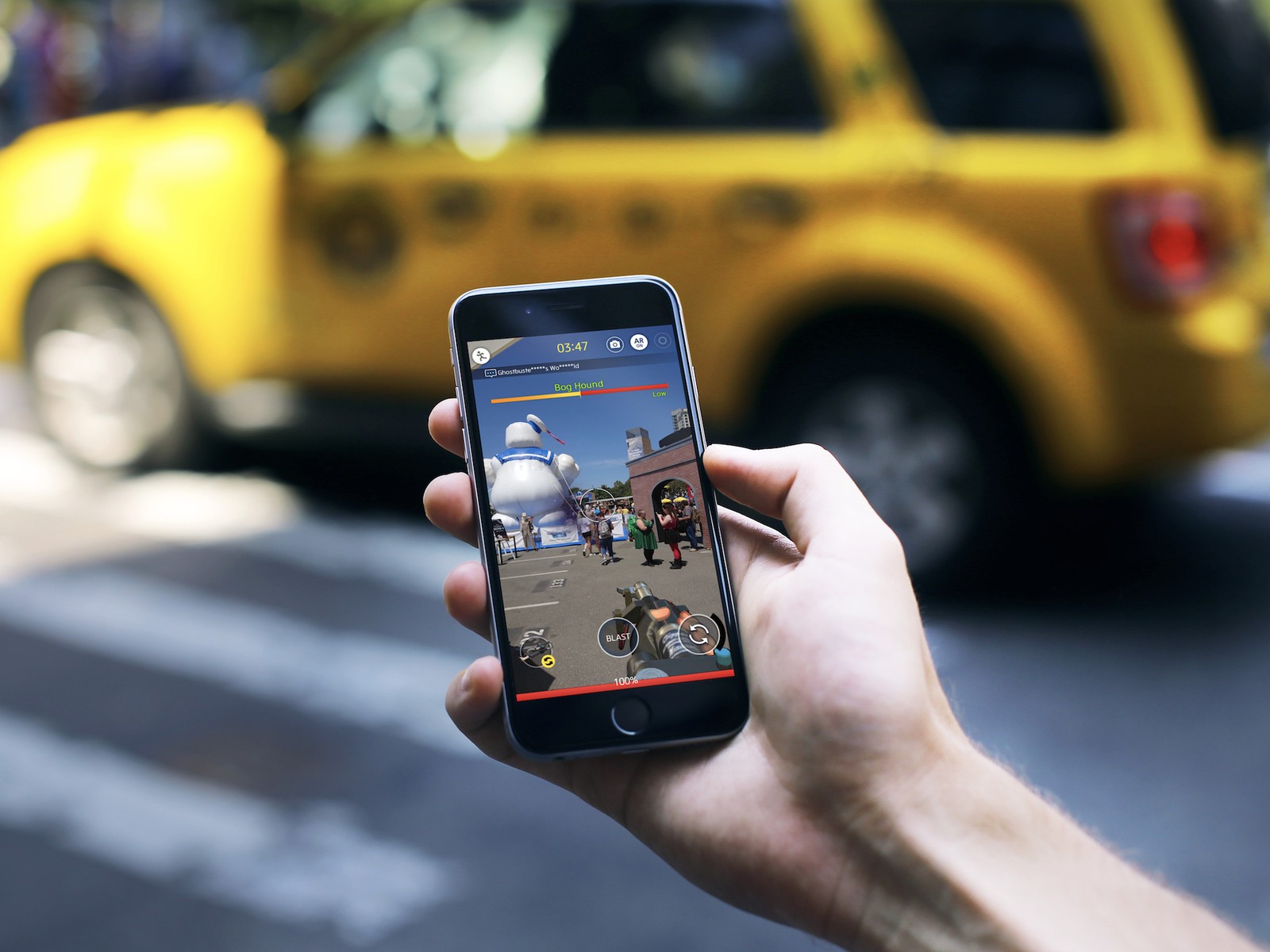 Iphone City Mockup - HD Wallpaper 