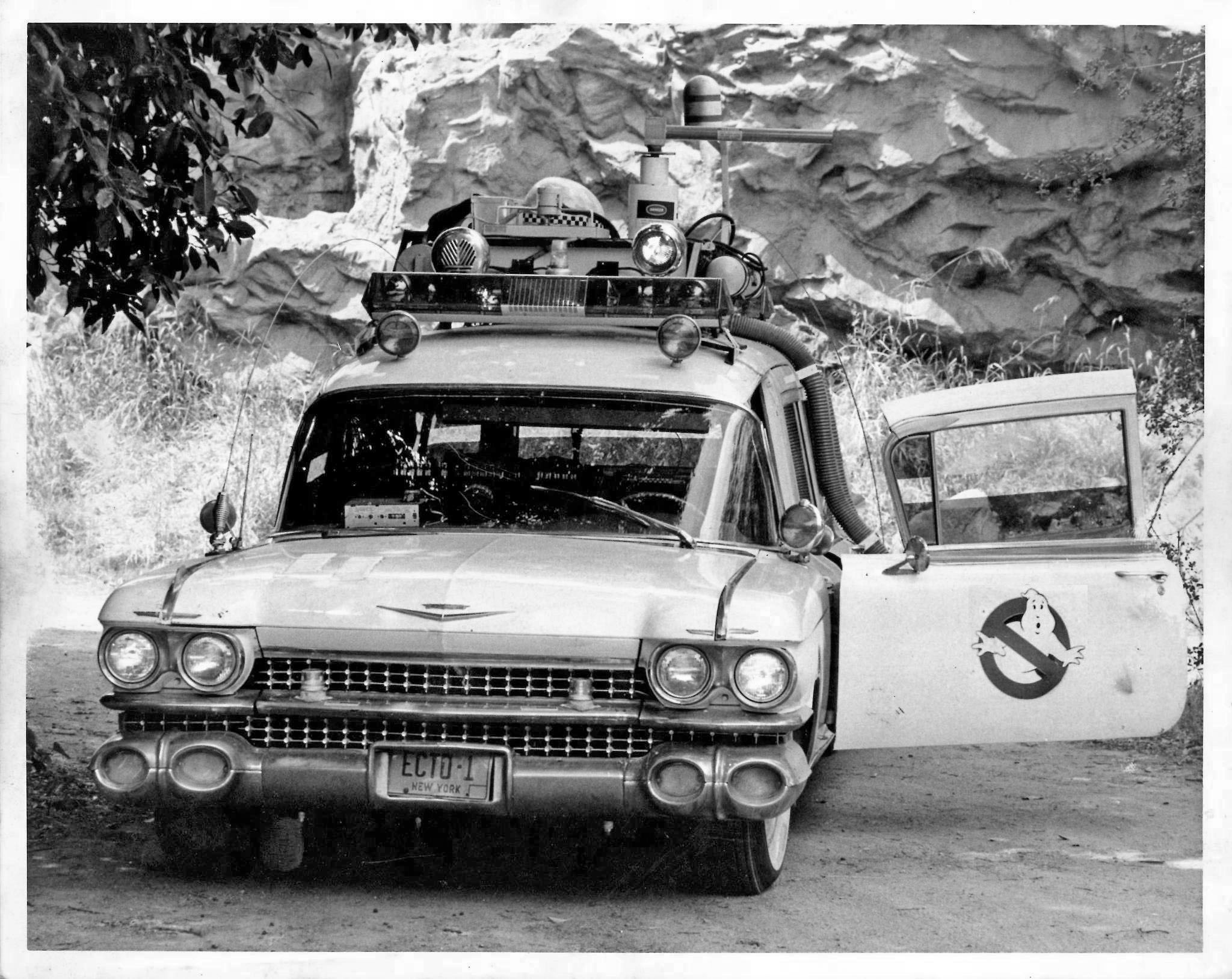 Ecto-1 - Ghostbusters Ecto 1 - HD Wallpaper 