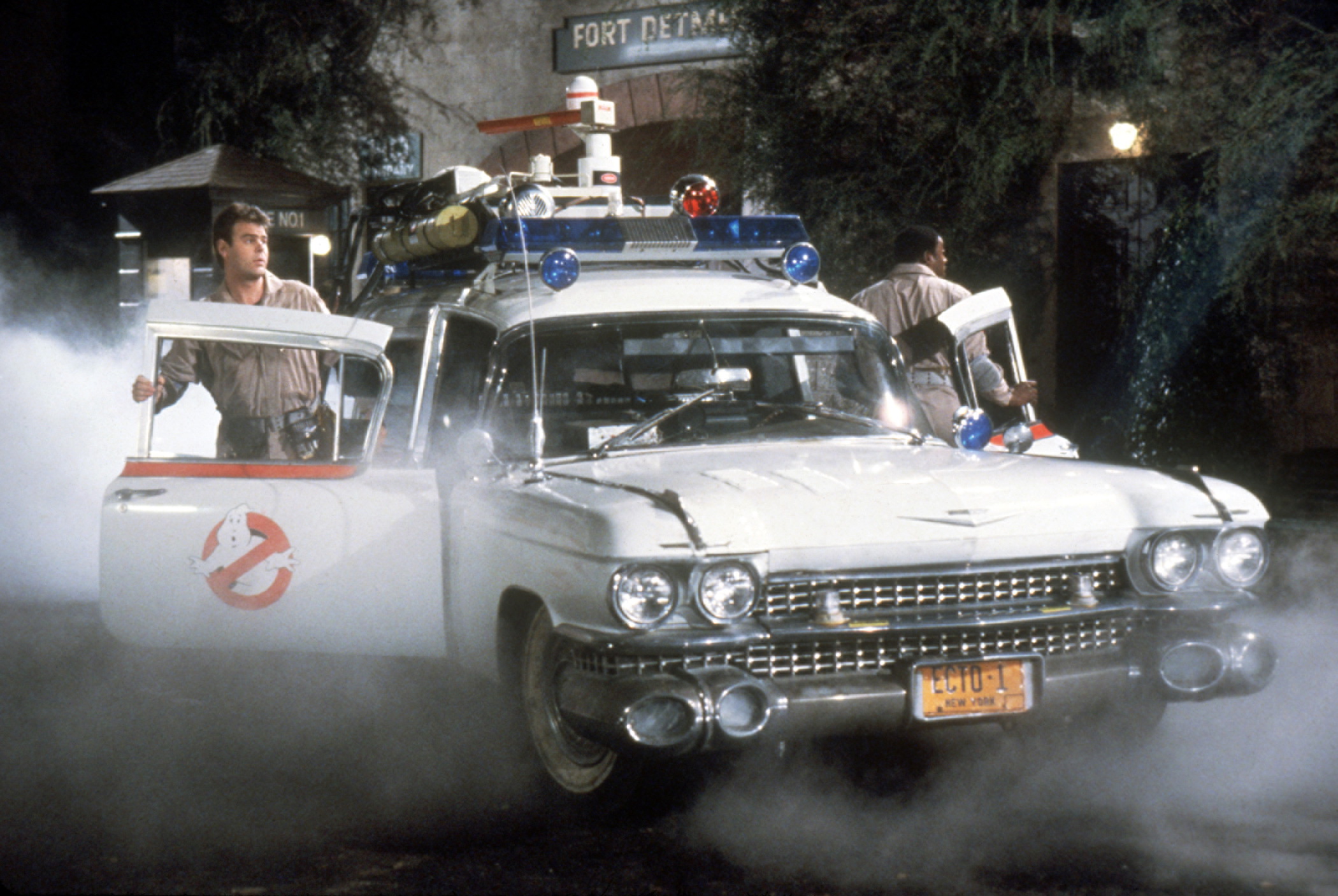 Ecto 1 - HD Wallpaper 