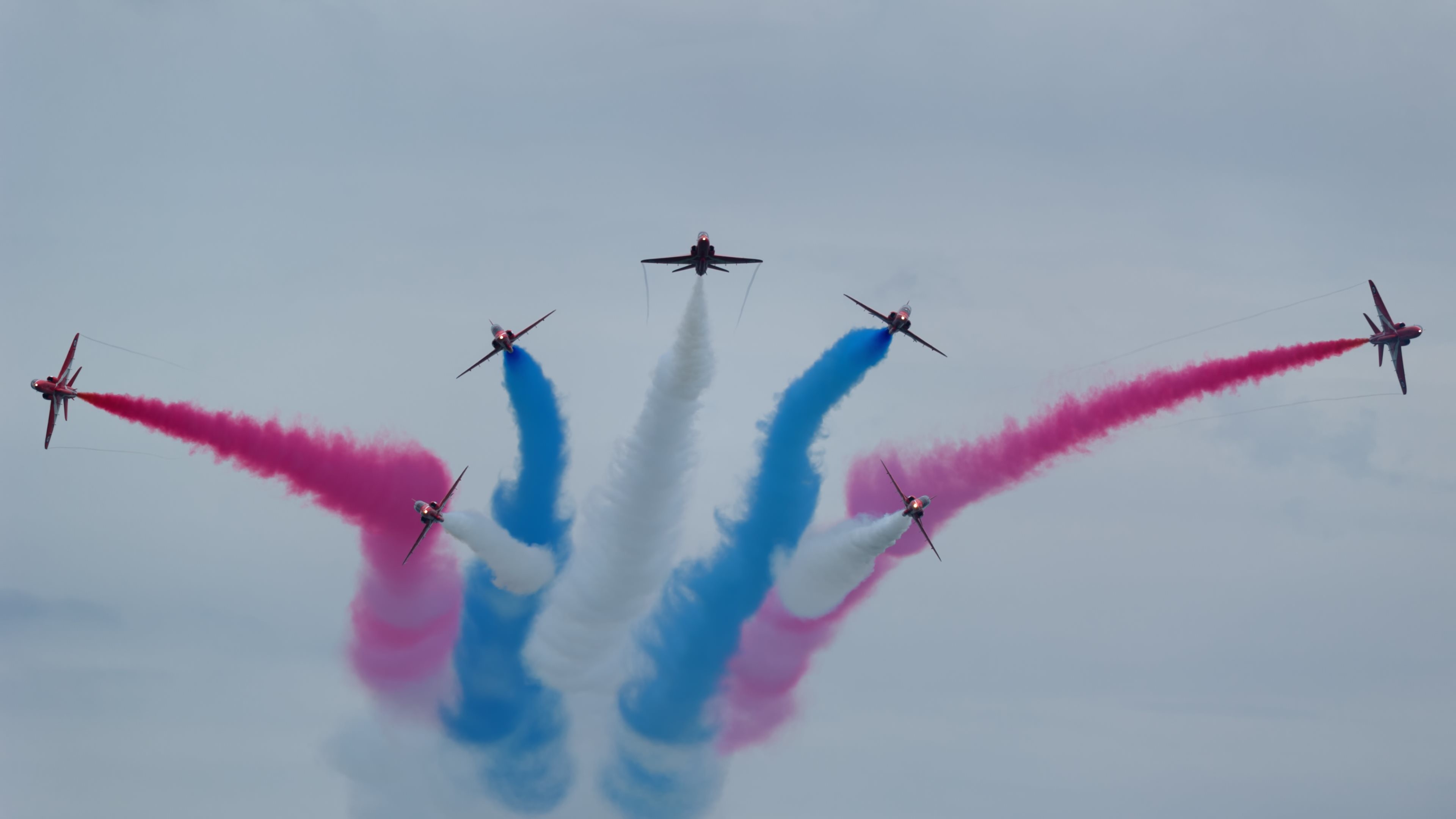 Red Arrows Royal Airforce 
 Data Src Gorgerous Red - Air Show - HD Wallpaper 