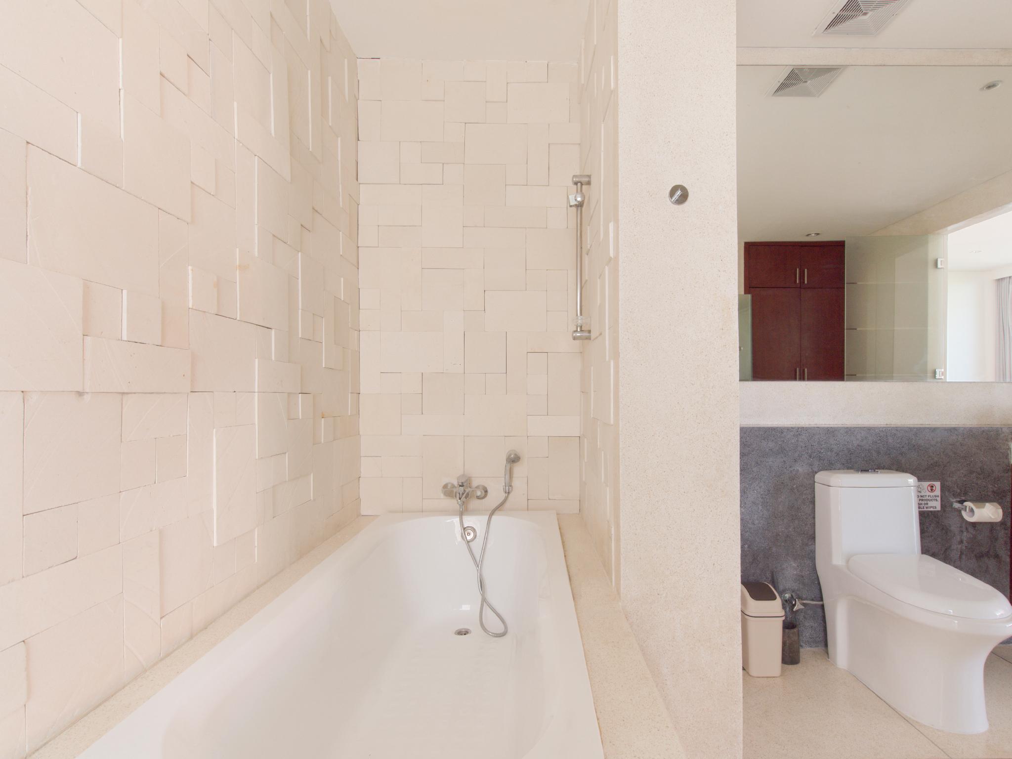 Villa Kayu Jati - Bathroom - HD Wallpaper 