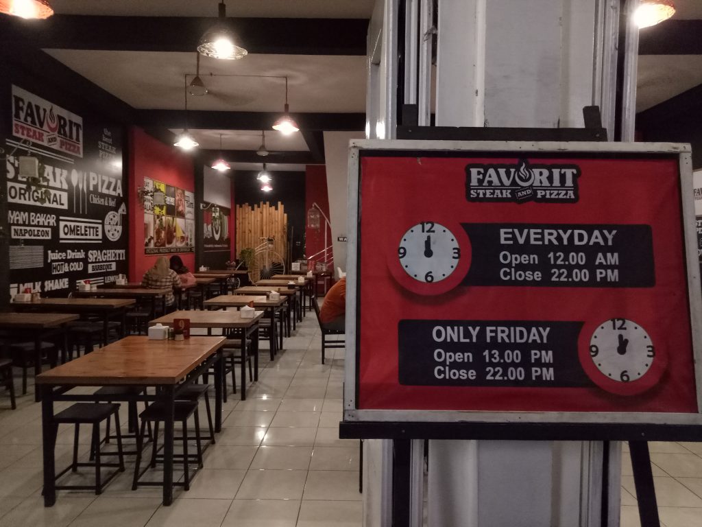 Tempat Makan Steak Murah Di Medan, Favorit Steak And - Favorite Steak And Pizza Medan - HD Wallpaper 