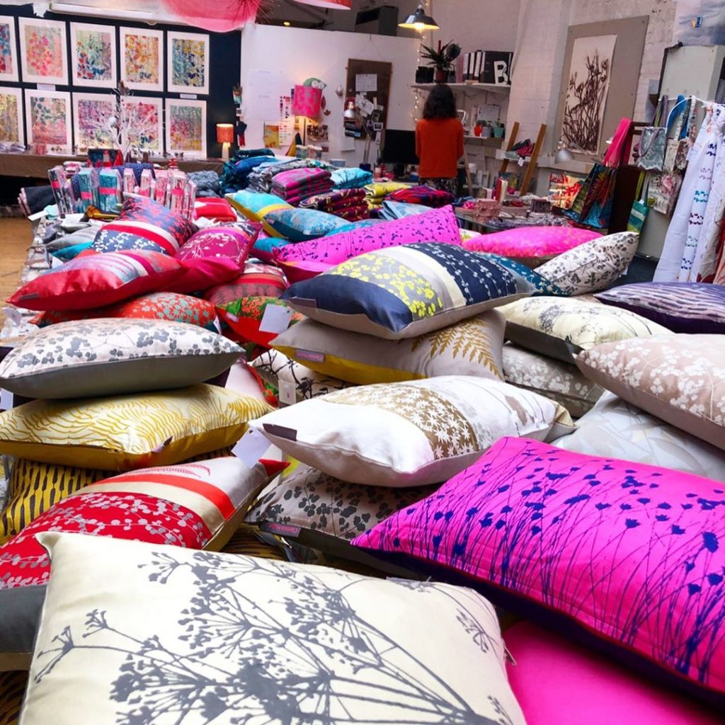 Bed Sheet - HD Wallpaper 