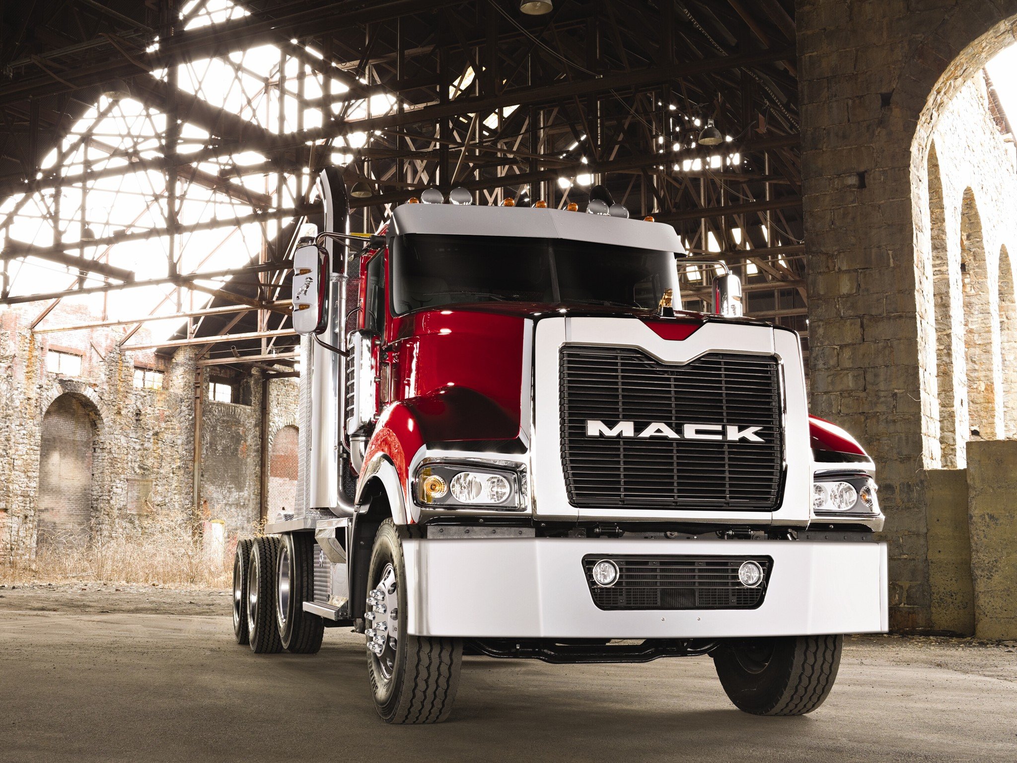 Awesome Semi Free Background Id - Mack Trucks Wallpaper Phone - HD Wallpaper 