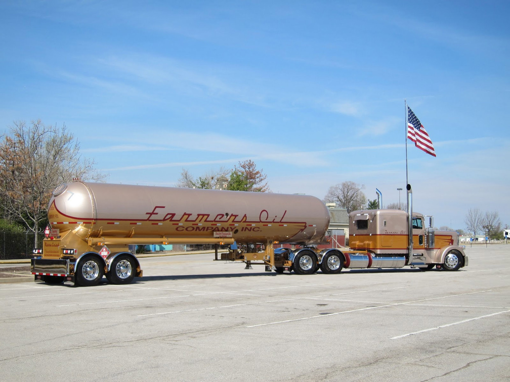 Truck - HD Wallpaper 