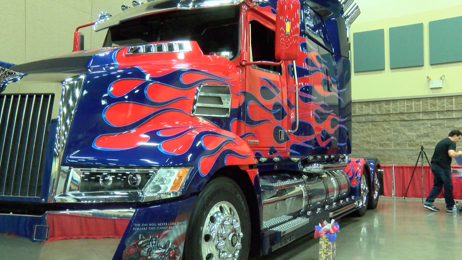 Trailer Truck - HD Wallpaper 