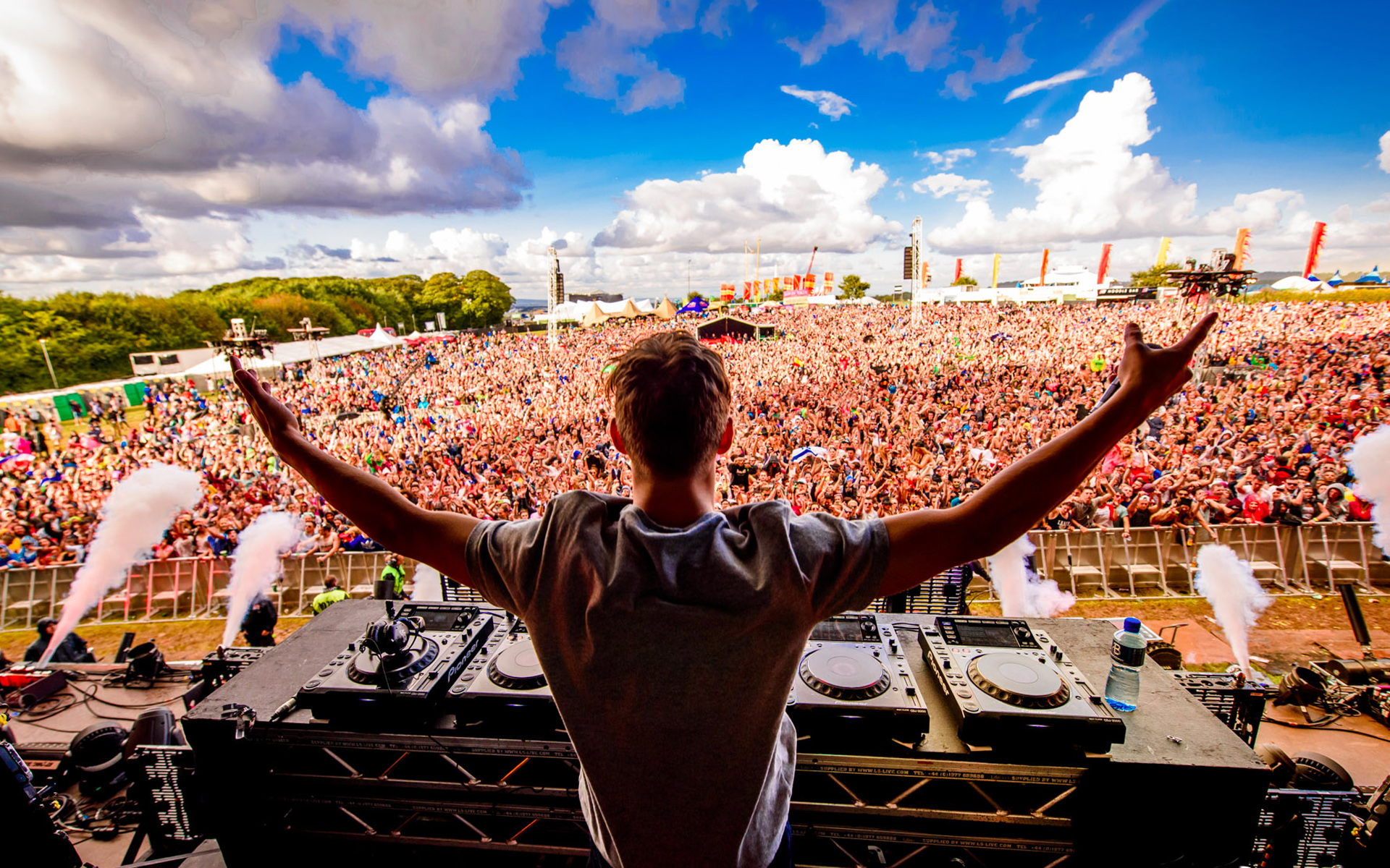 Calvin Harris, Concert, Scottish Dj, Musician, Dj Mixer - Calvin Harris Concert - HD Wallpaper 