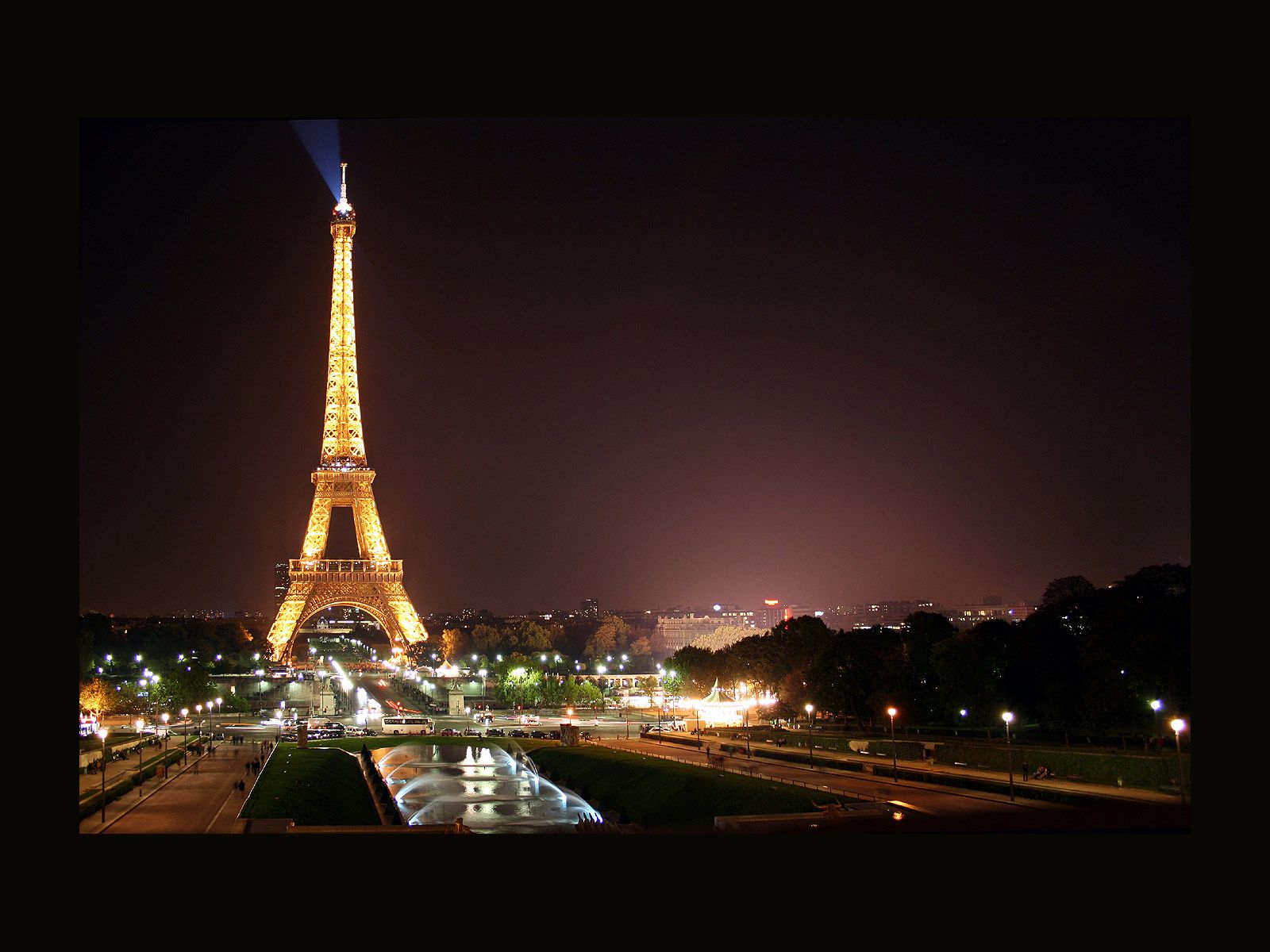 Eiffel Tower - HD Wallpaper 