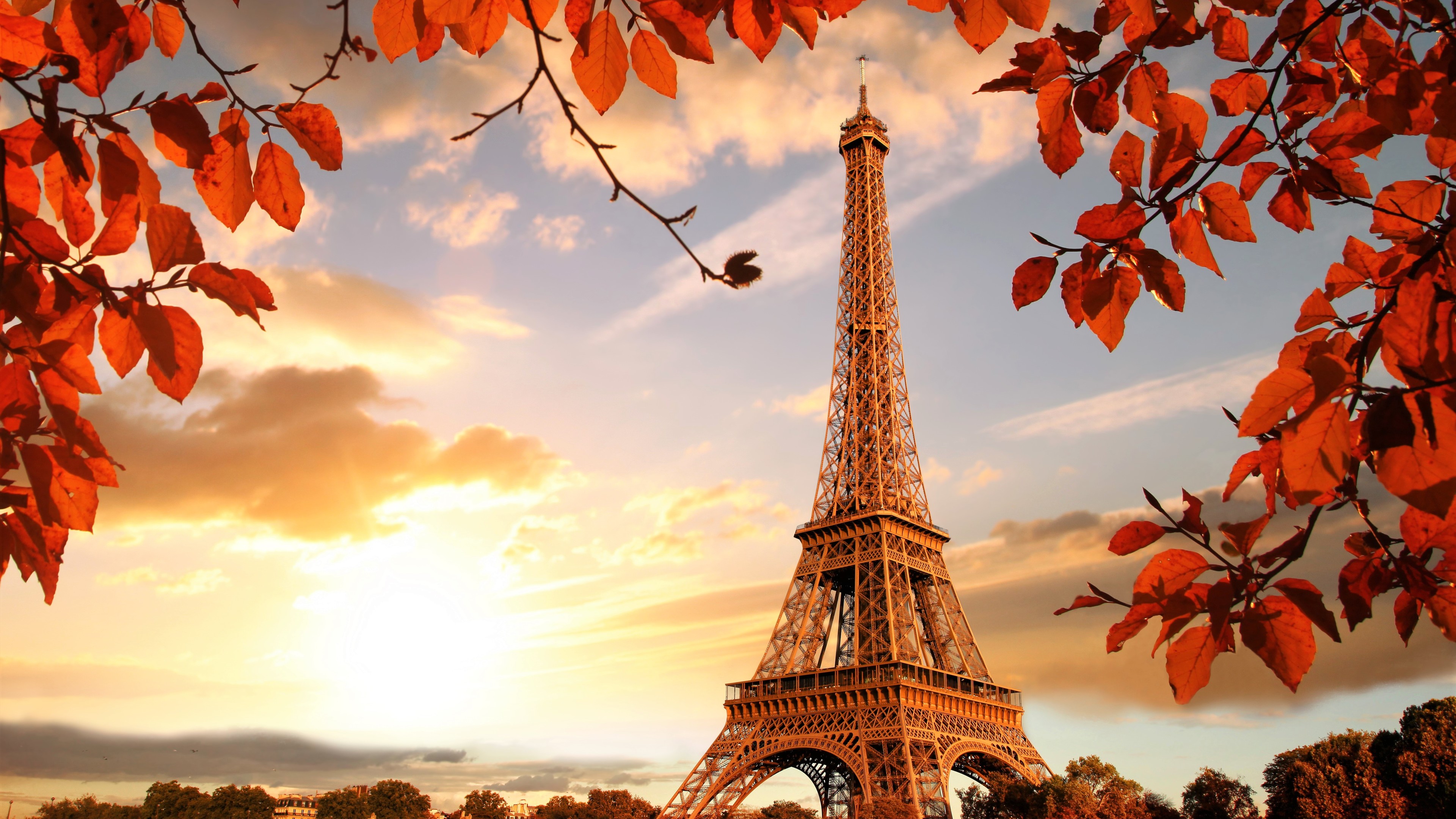 Eiffel Tower Autumn Season 4k 5k - Eiffel Tower In Fall - HD Wallpaper 