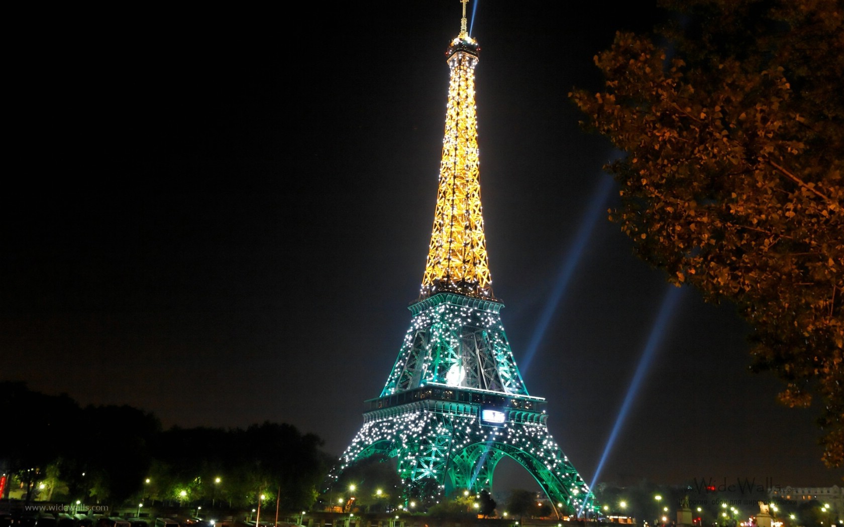 Eiffel Tower At Night Wallpaper Hd - Eiffel Tower - HD Wallpaper 