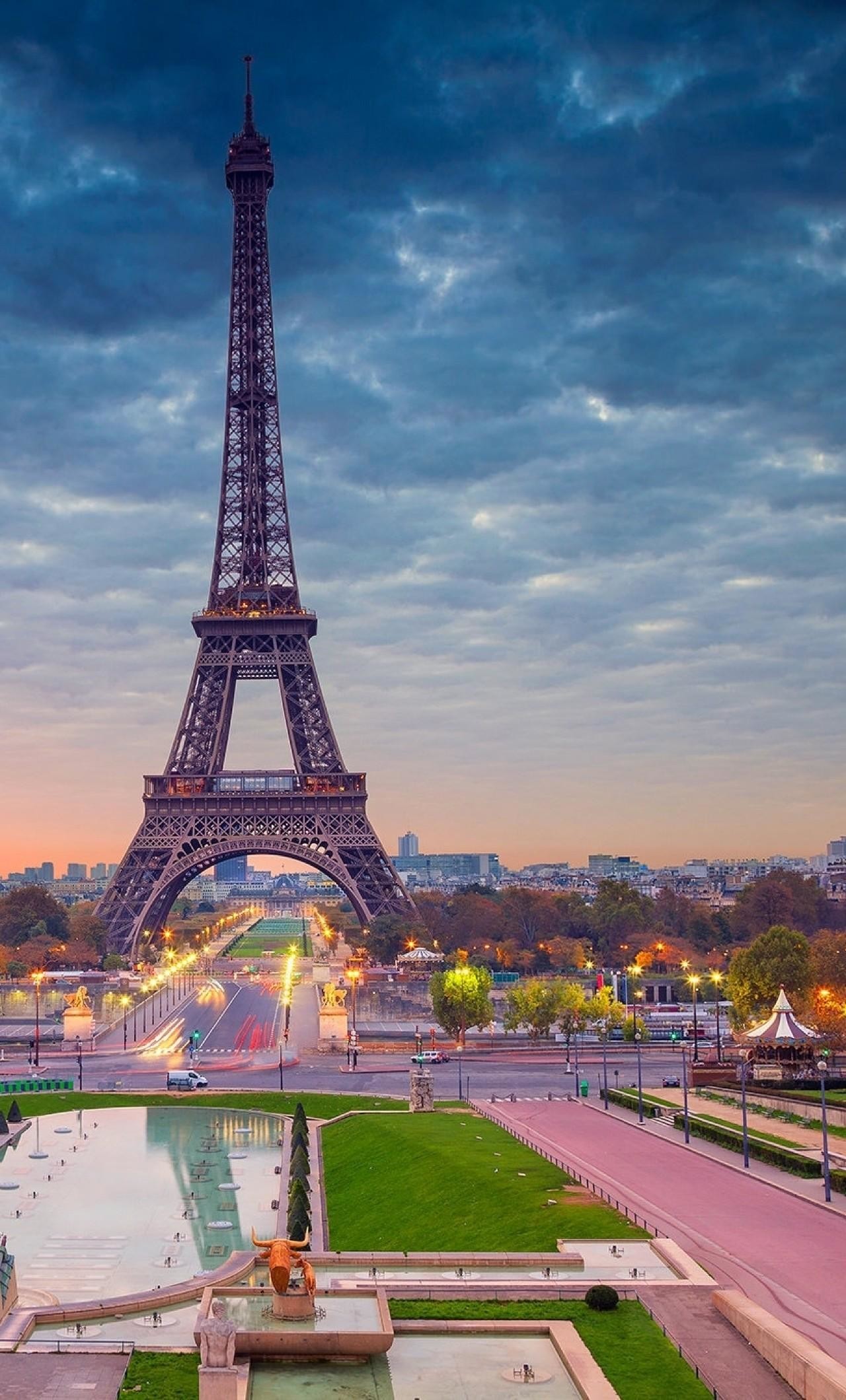 Eiffel Tower At Night Wallpaper Hd - Eiffel Tower - HD Wallpaper 