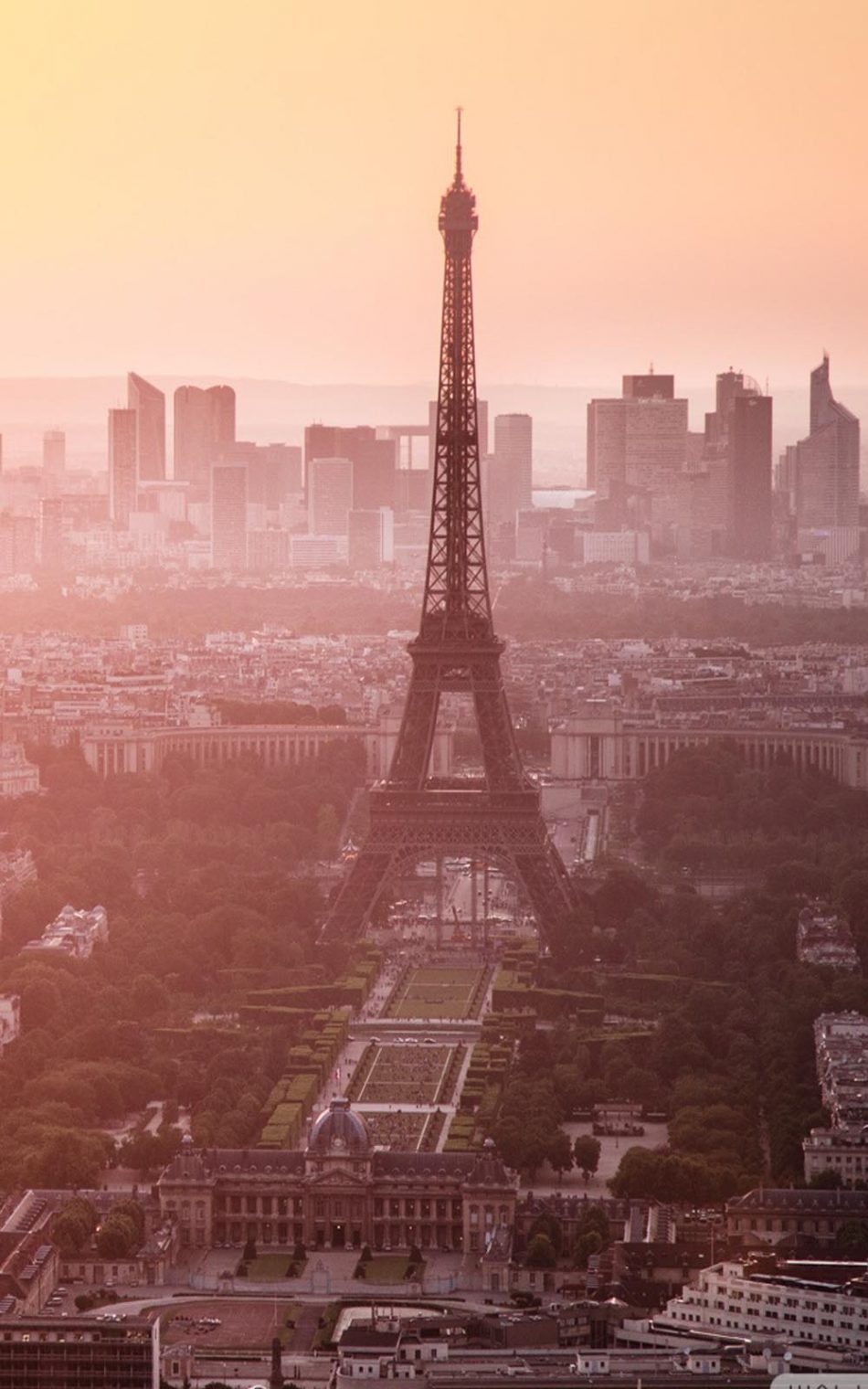 Morning View Of Eiffel Tower - Desktop Wallpaper Hd Paris - HD Wallpaper 