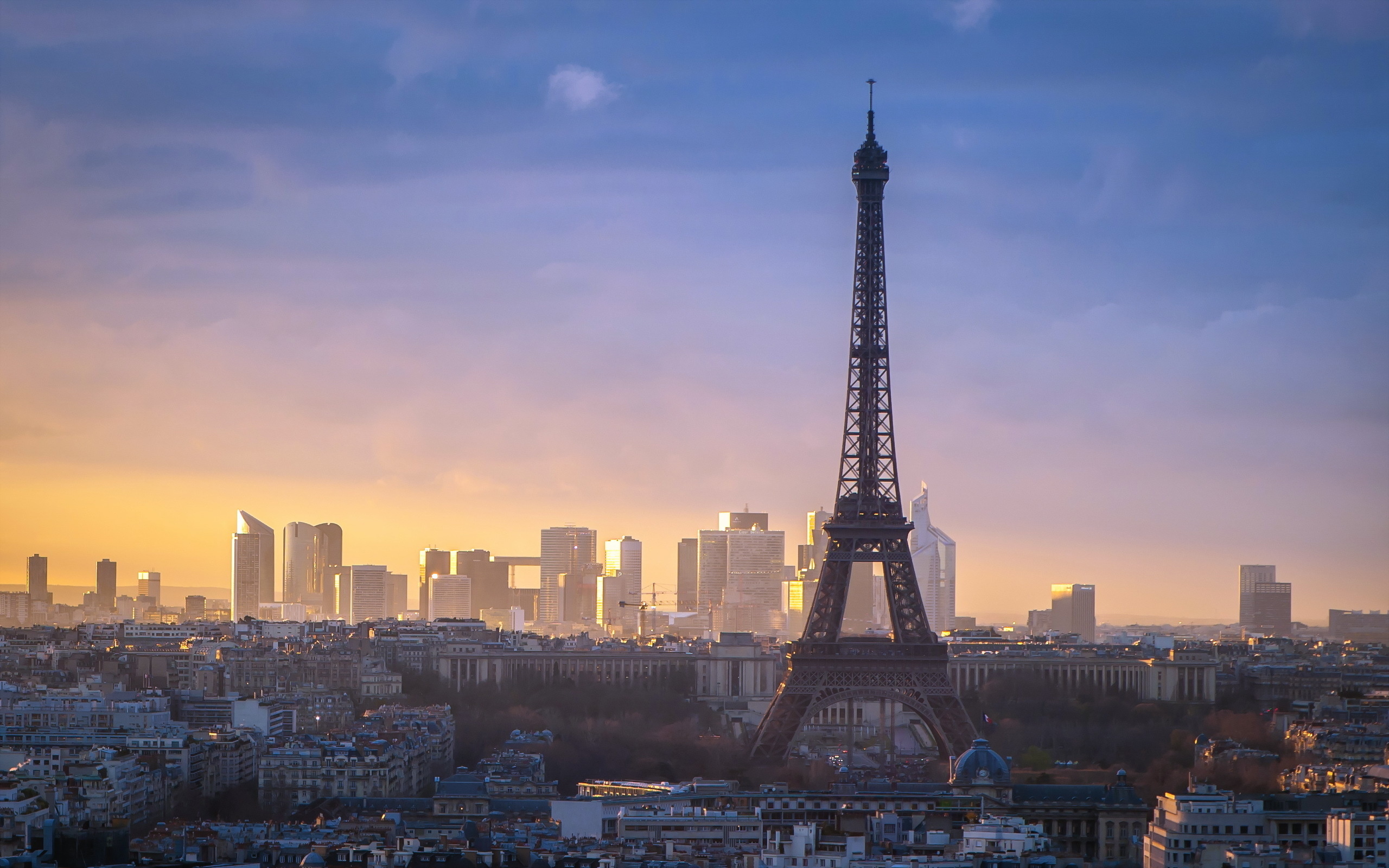 Eiffel Tower With Buildings - HD Wallpaper 