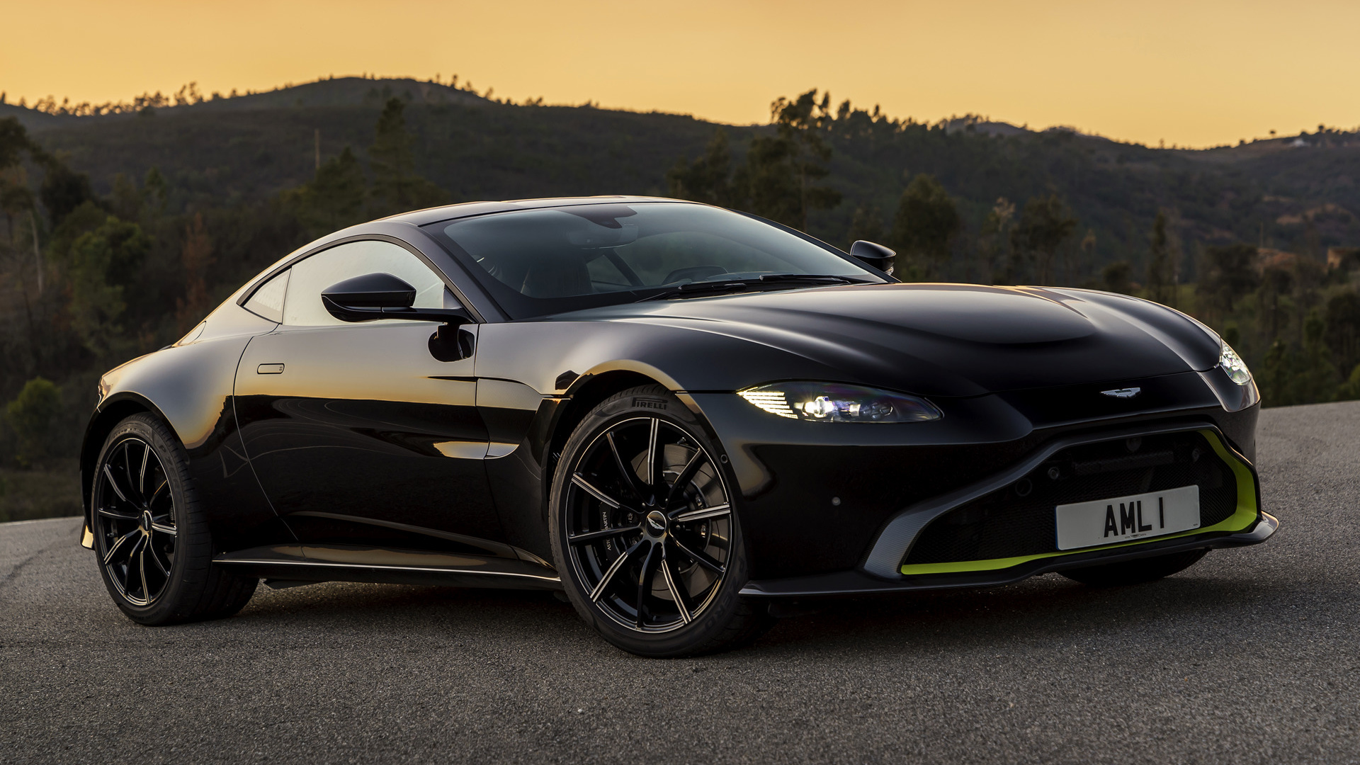 Aston Martin Vantage 2019 Negro - HD Wallpaper 