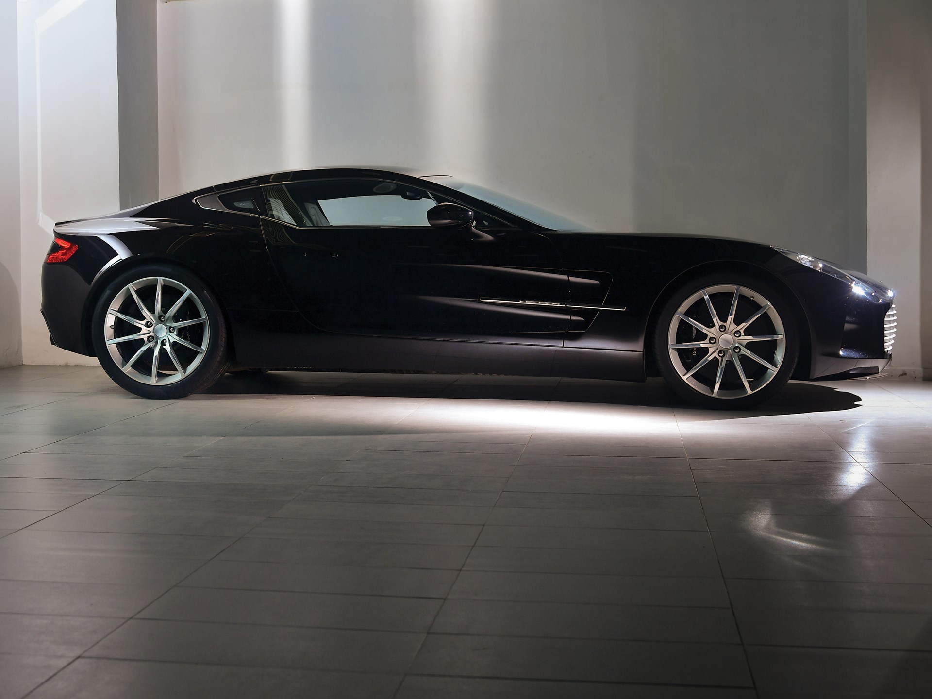 Aston Martin One-77 - HD Wallpaper 
