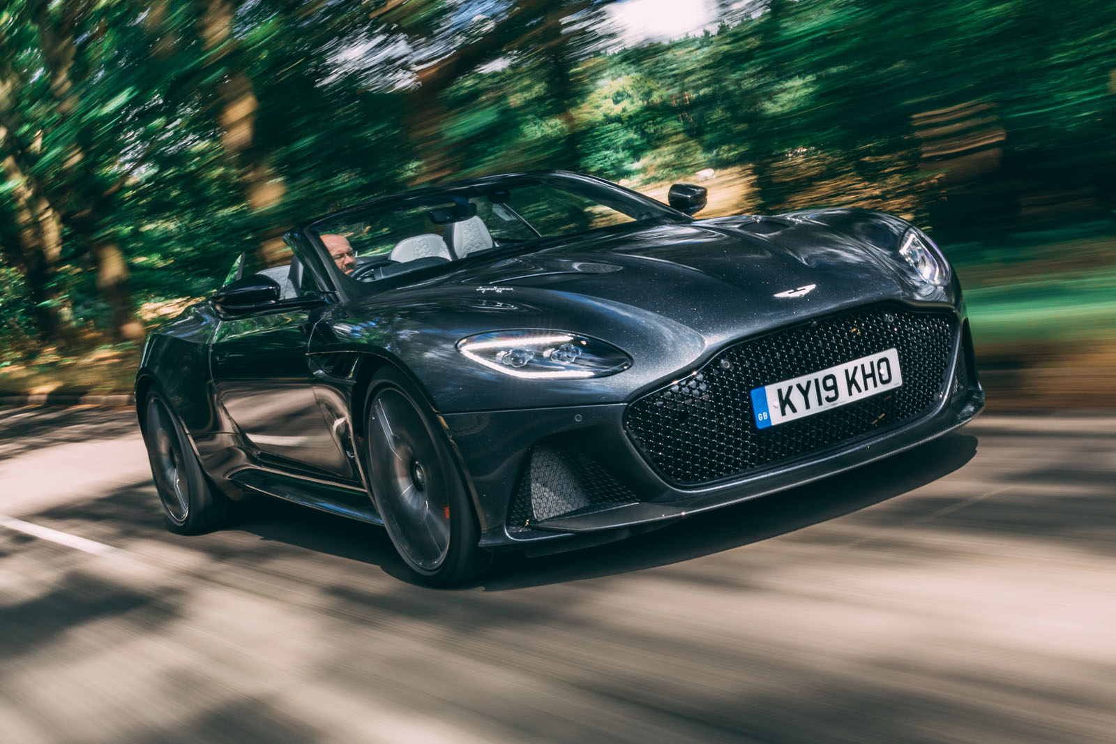 Aston Martin Dbs Volante 2019 Uk Review Autocar - 2019 Aston Martin Dbs Superleggera Volante - HD Wallpaper 