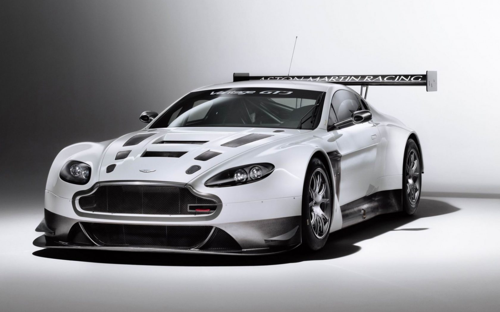 Aston Martin Gt Car - HD Wallpaper 