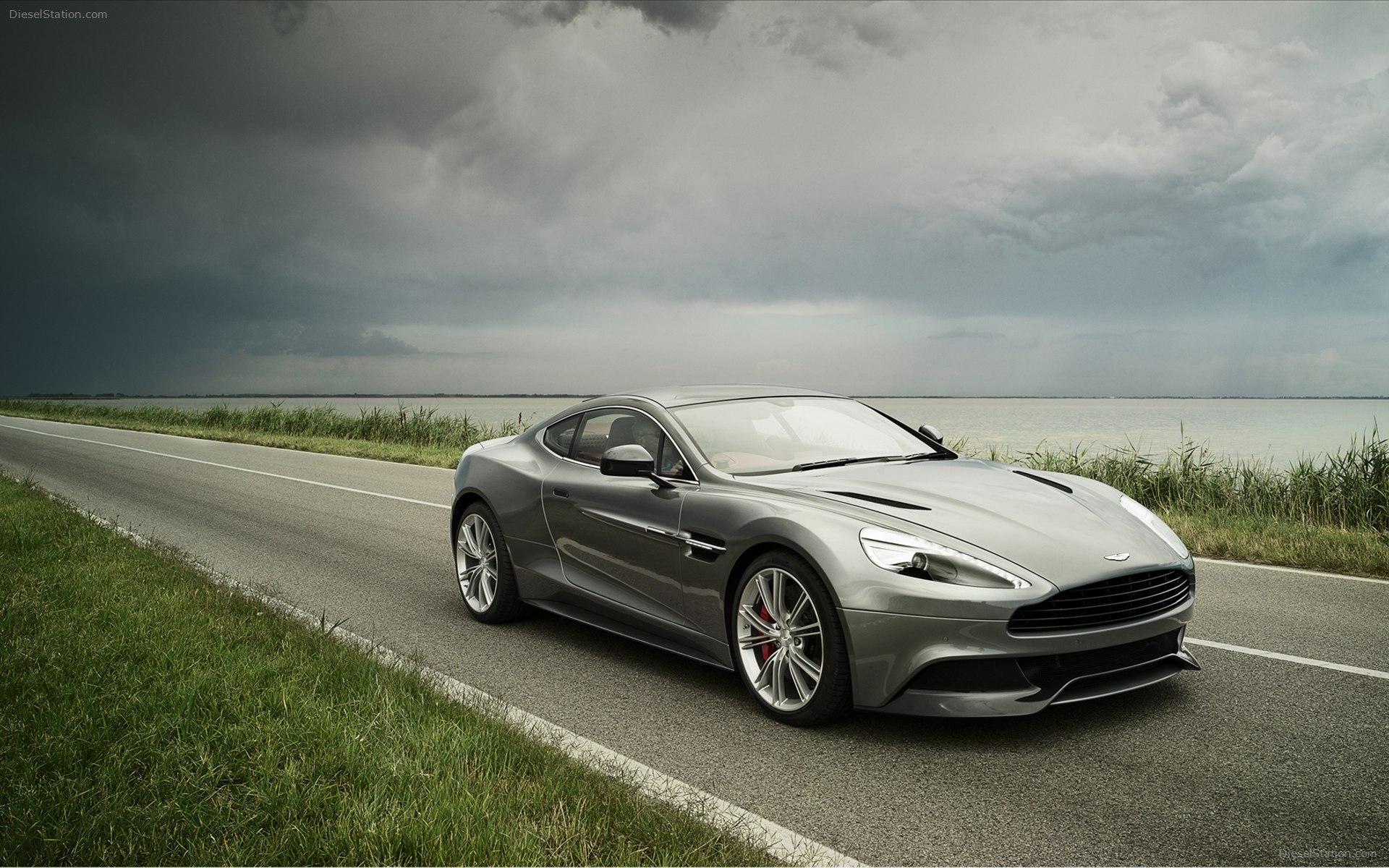 2013 Aston Martin Vanquish - Aston Martin Vanquish Dbs - HD Wallpaper 
