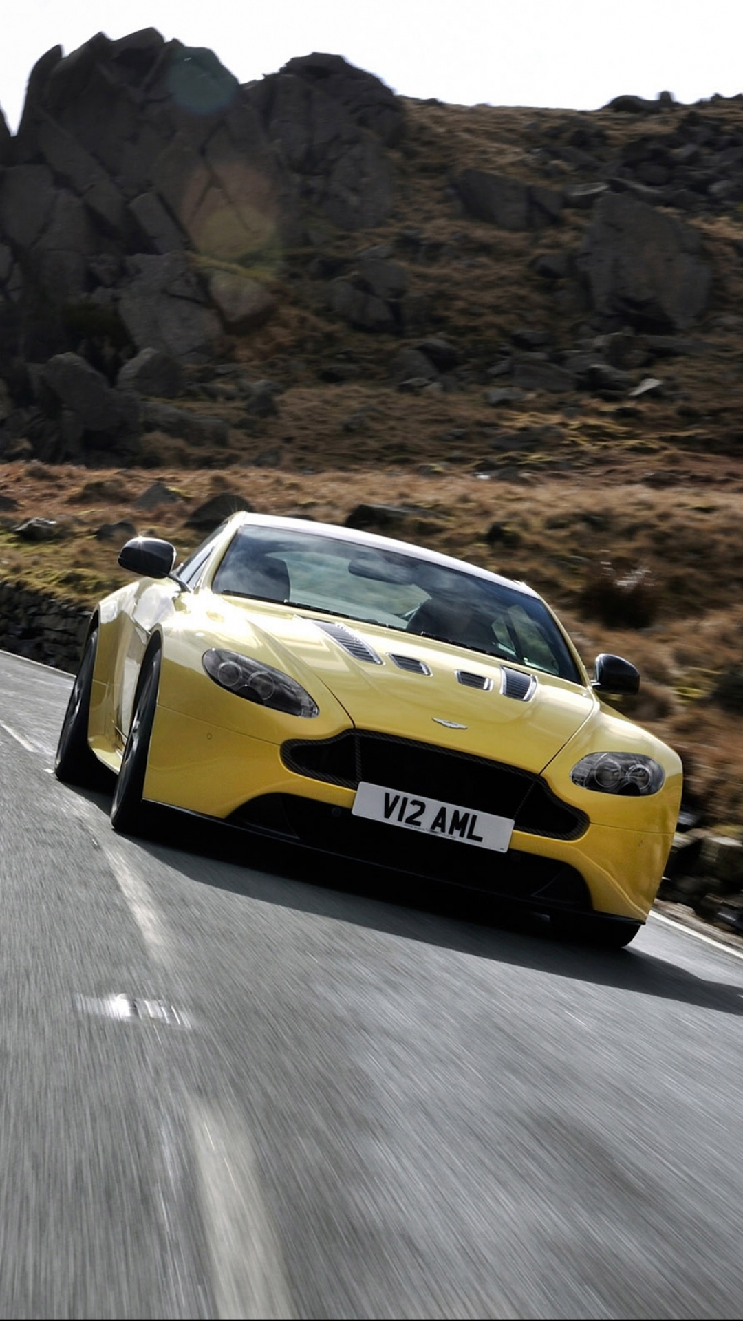 Aston Martin V12 Vantage S - HD Wallpaper 