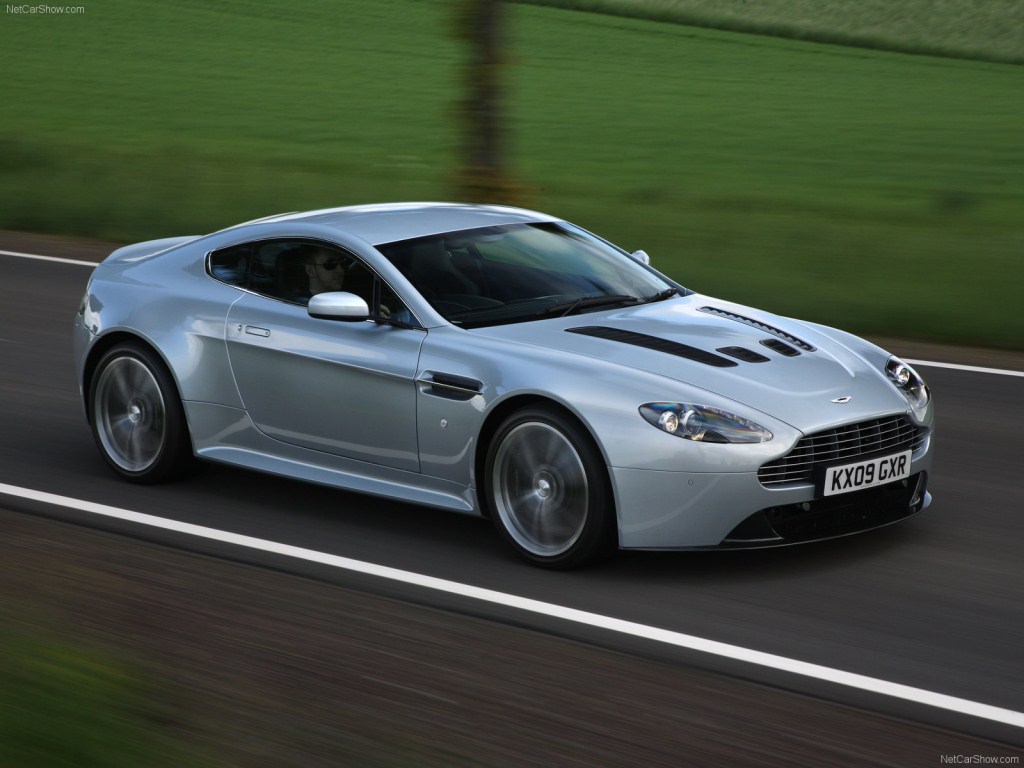 Aston Martin Db7 2009 - HD Wallpaper 