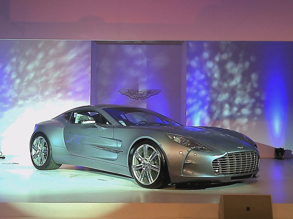 Aston Martin One 77 Closeup - Vintage Cars - HD Wallpaper 
