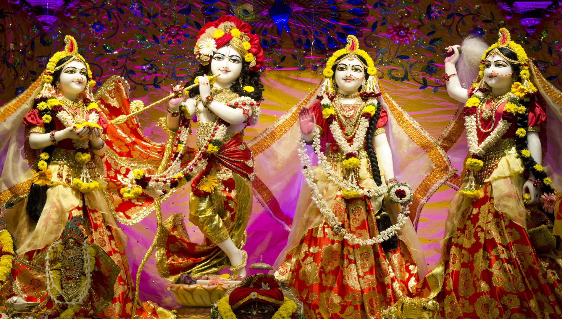 Lord Krishna And Radha In Iskcon Temple At Chennai - Iskcon Temple Lord Krishna - HD Wallpaper 