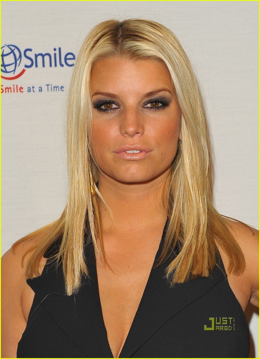 Billy Corgan Jessica Simpson 885x1222 Wallpaper Teahub Io