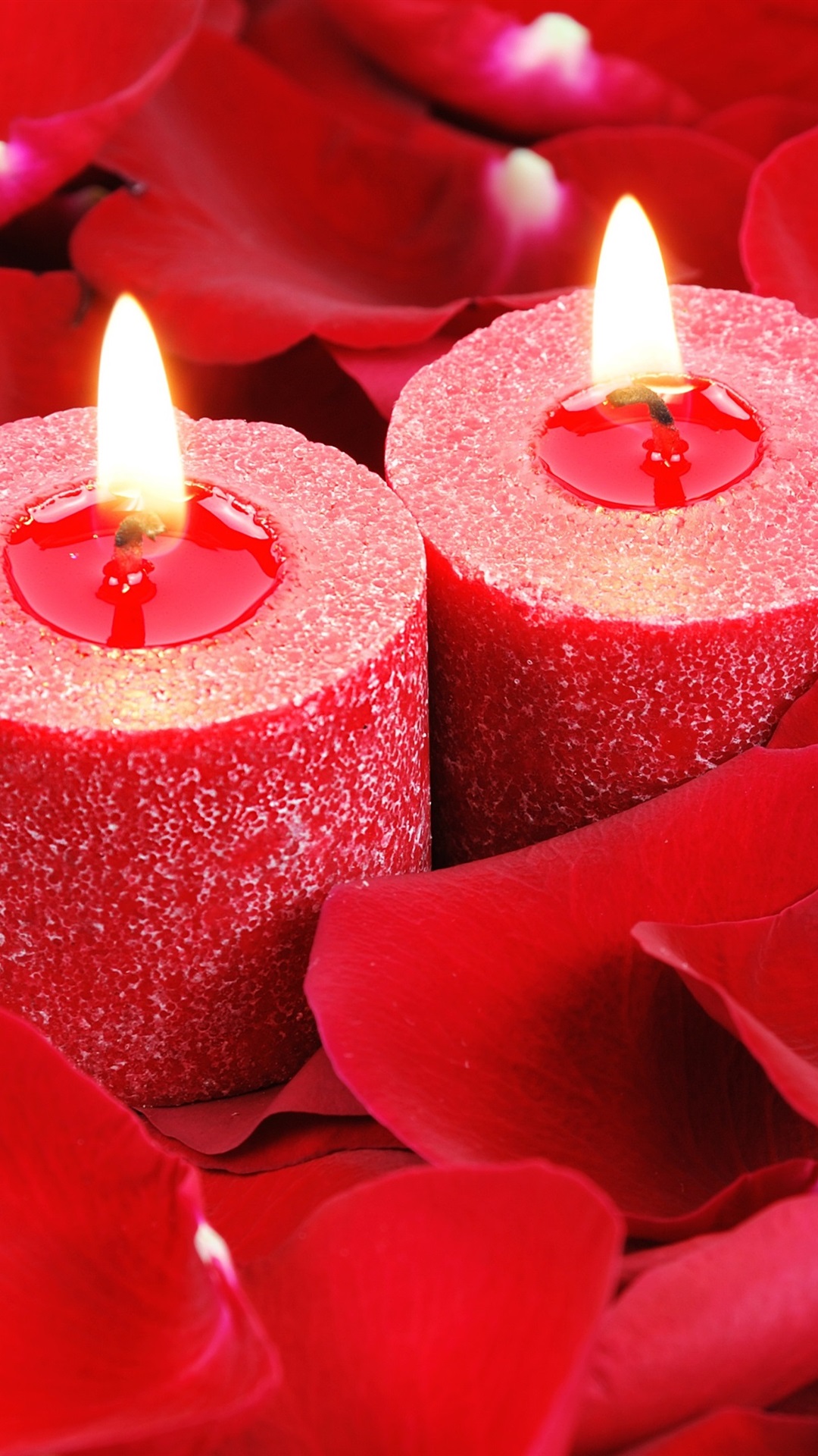 Iphone Wallpaper Red Candles, Flame, Rose Petals, Romantic - Romantic Rose Petals - HD Wallpaper 