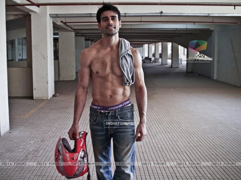 Goutam Rode Body - HD Wallpaper 