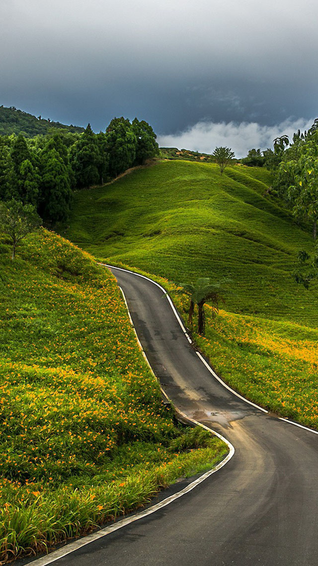 Mountain Road Iphone Wallpaper - Iphone Wallpaper Road Trip - HD Wallpaper 