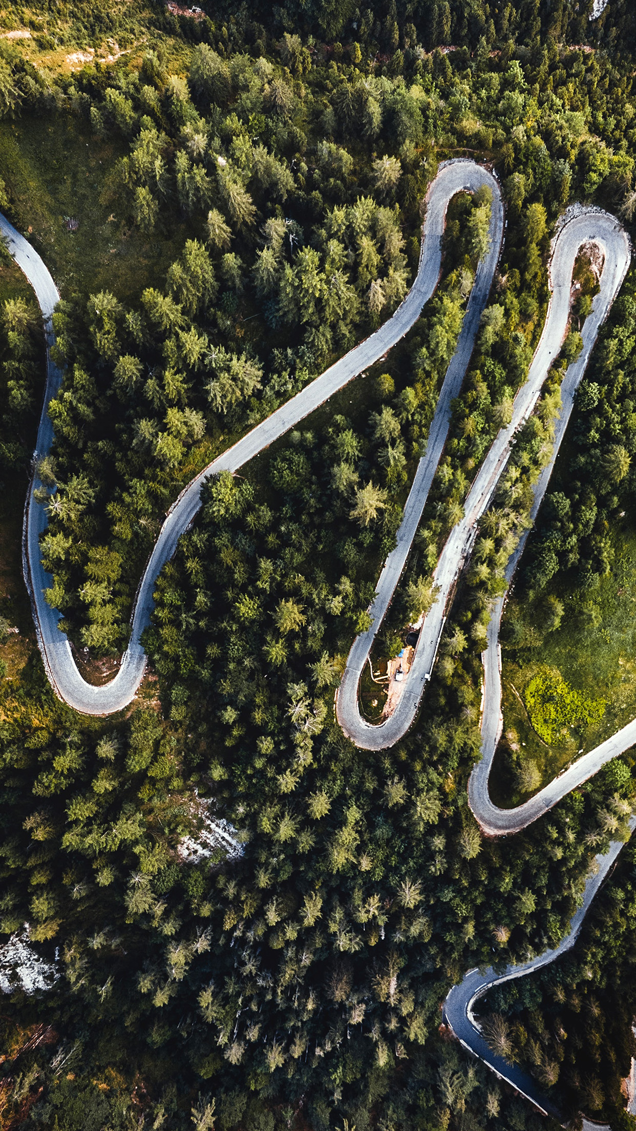 Curvy Road Background - HD Wallpaper 