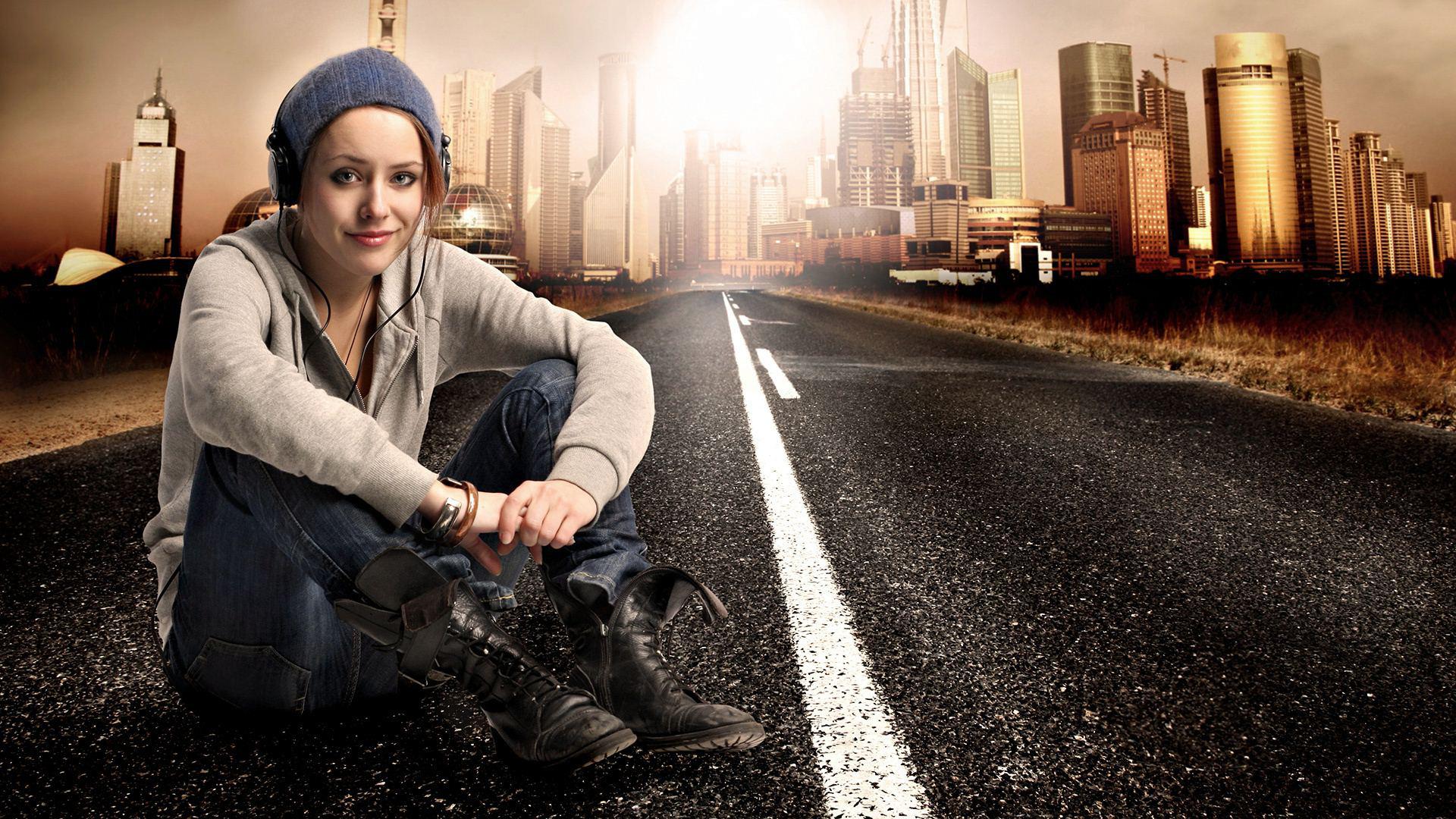 Girl Sitting In City Road Listening Music - Pudong Skyline - HD Wallpaper 