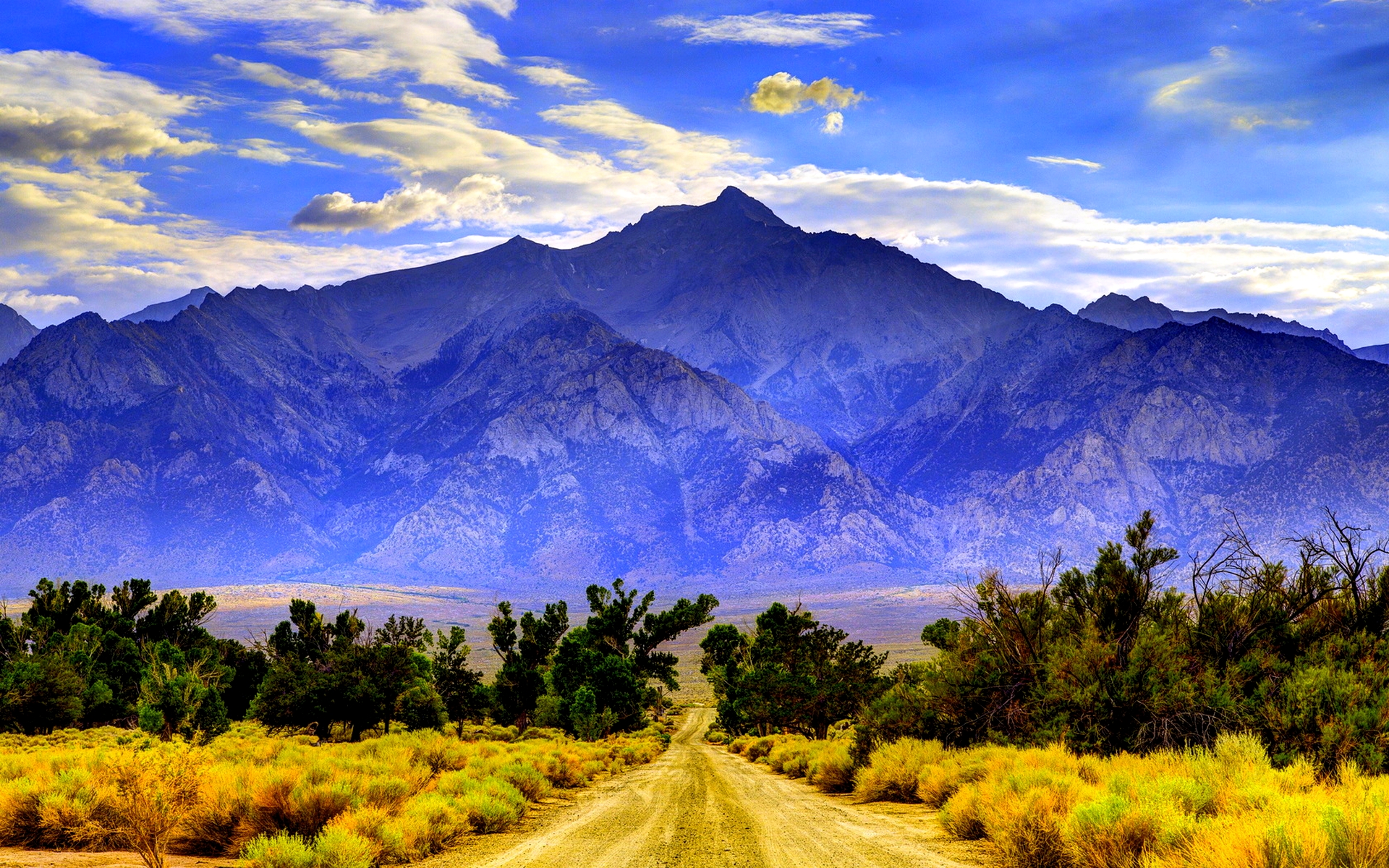 Beautiful Mountain Road Wallpapers - Beautiful Mountain With Road - HD Wallpaper 