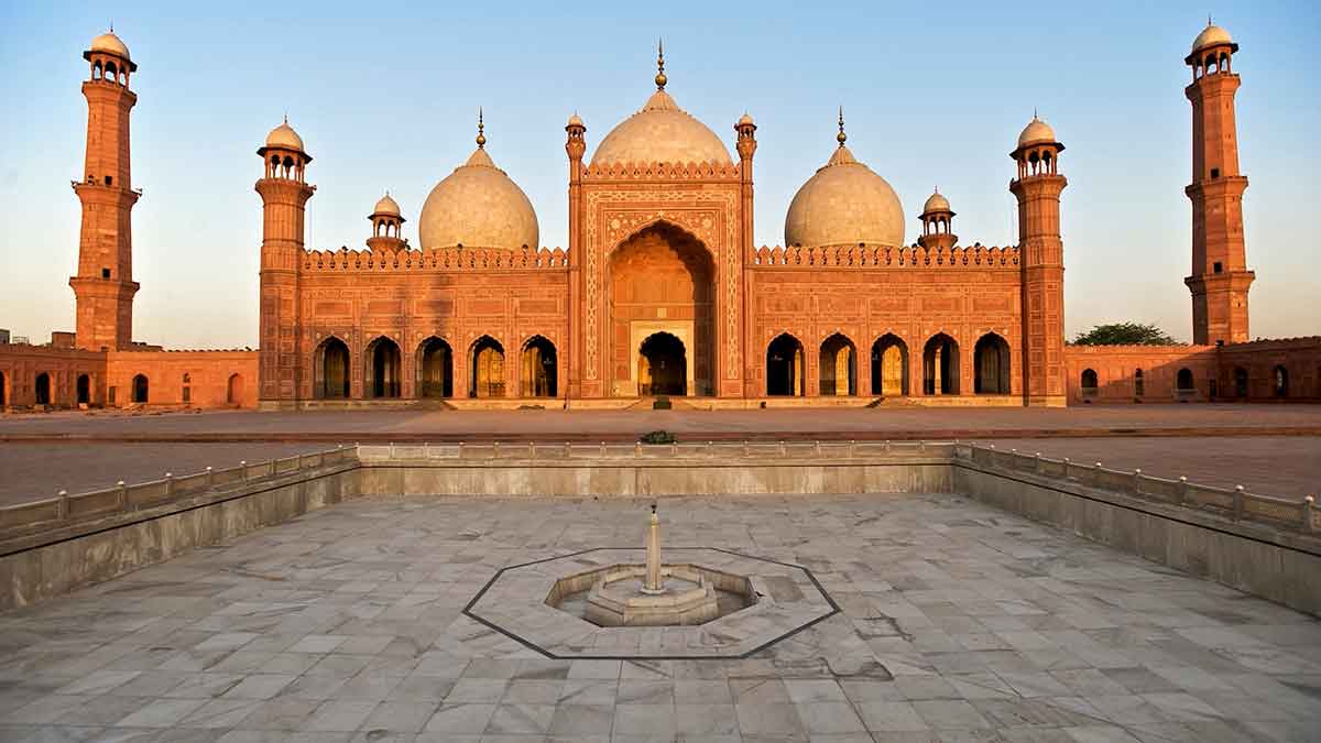 Badshahi Mosque - HD Wallpaper 