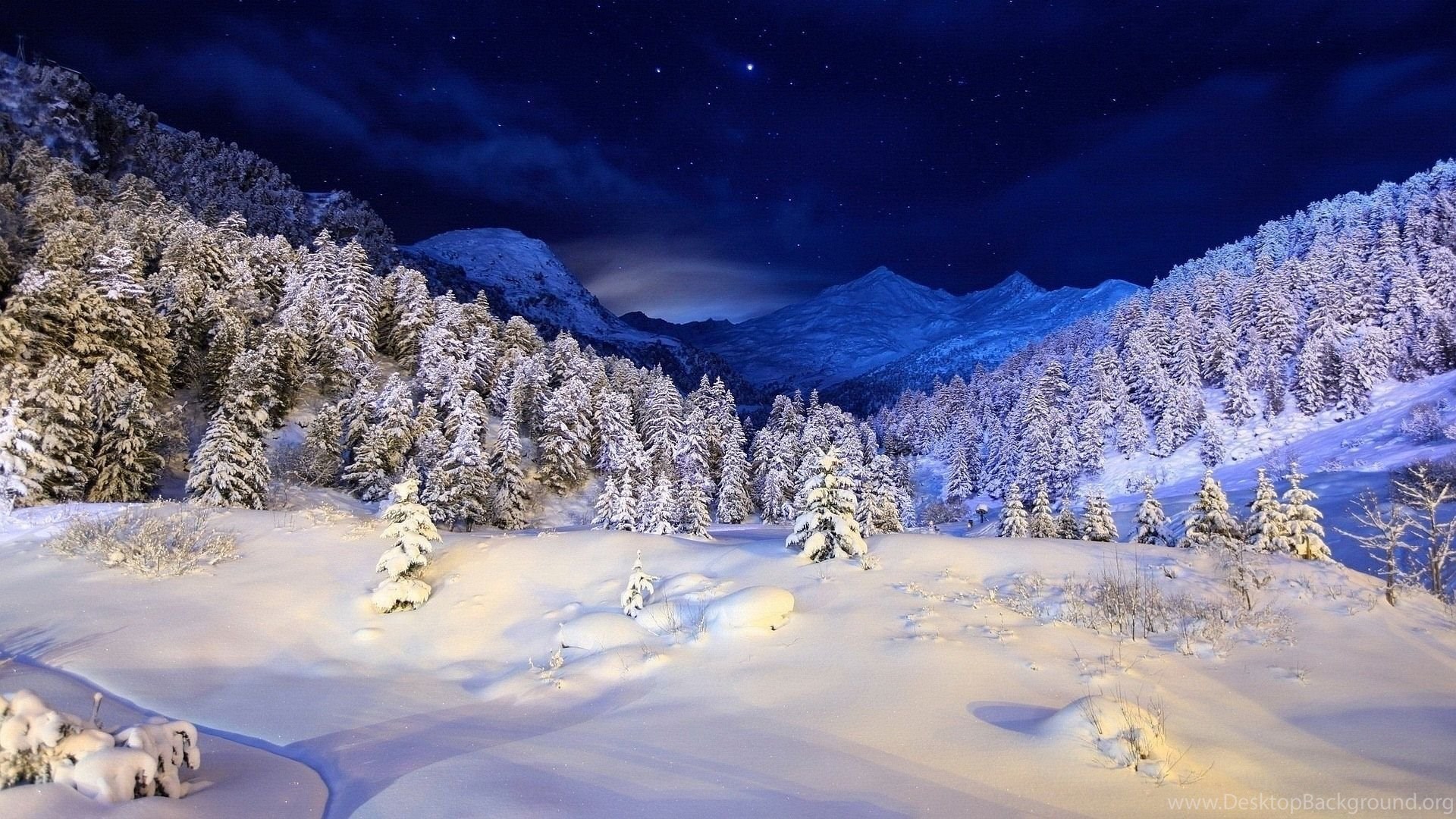Snow Covered Mountain Winter Night Wallpapers Hd Background - Mountain Winter Night Landscape - HD Wallpaper 