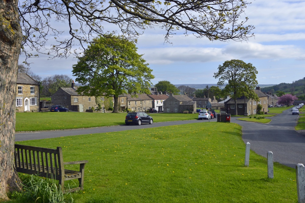 West Burton - Tree - HD Wallpaper 