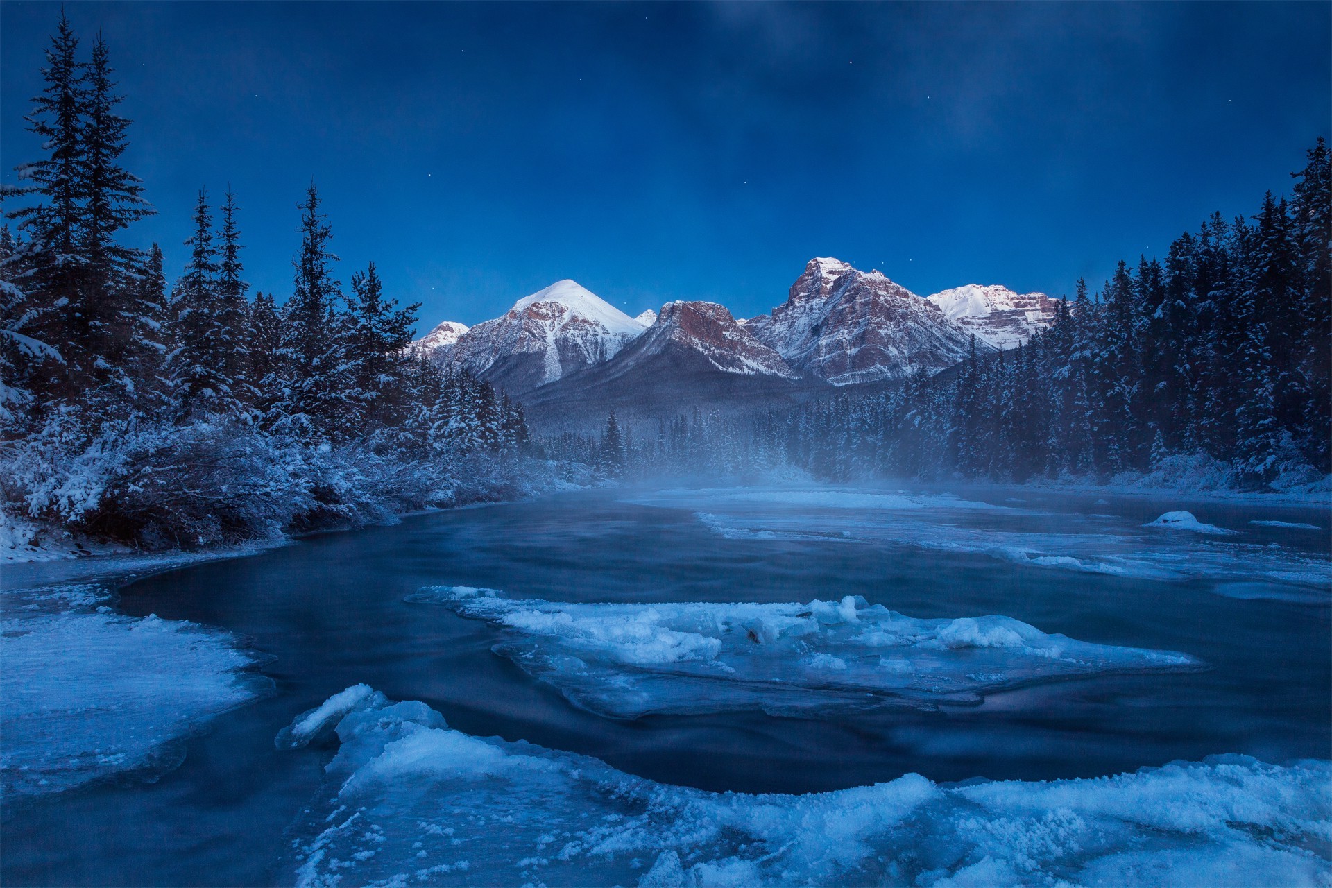 Winter Night Wallpaper - HD Wallpaper 