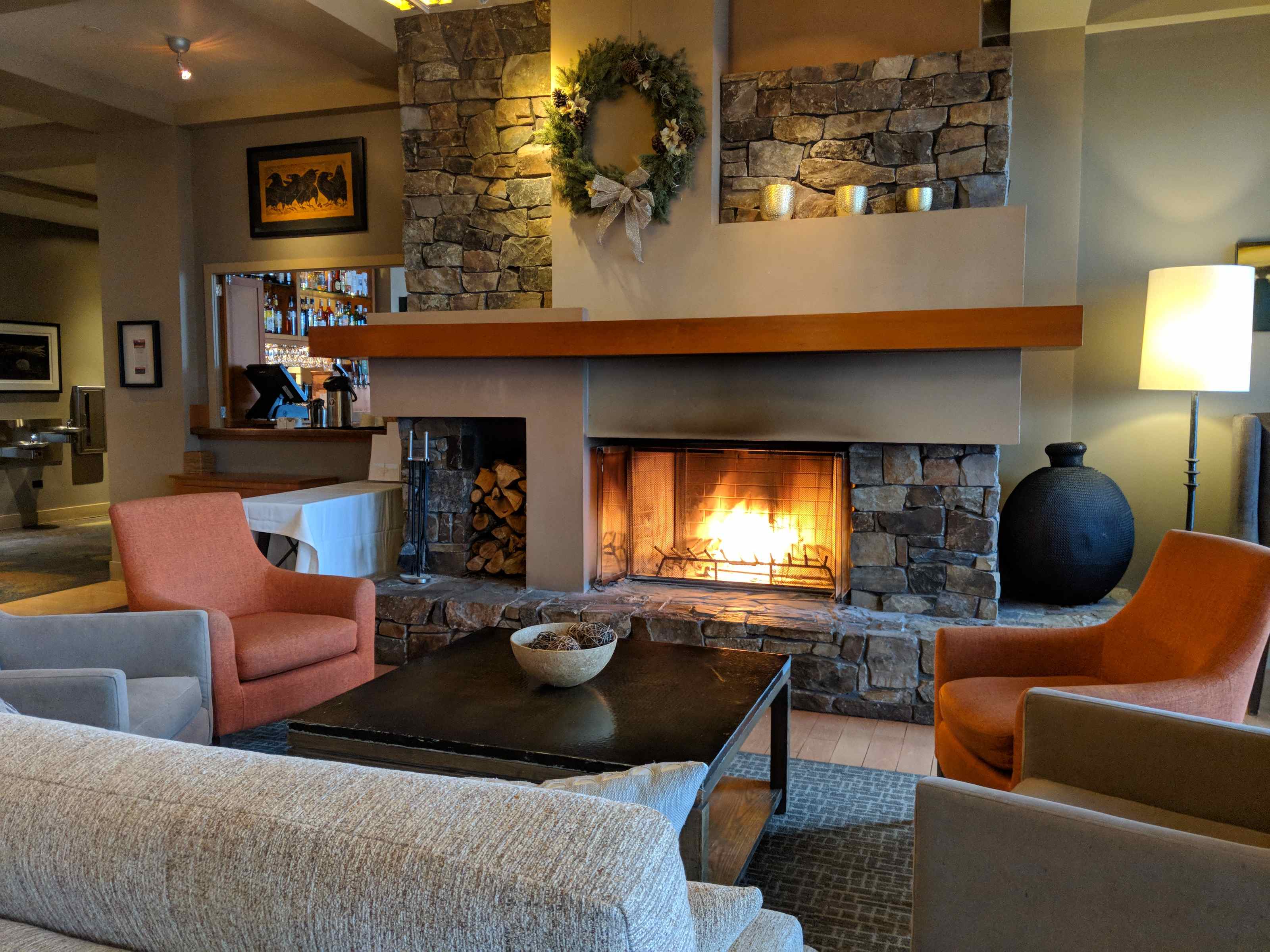 Winter Getaway At The Chrysalis Inn & Spa - Living Room - HD Wallpaper 