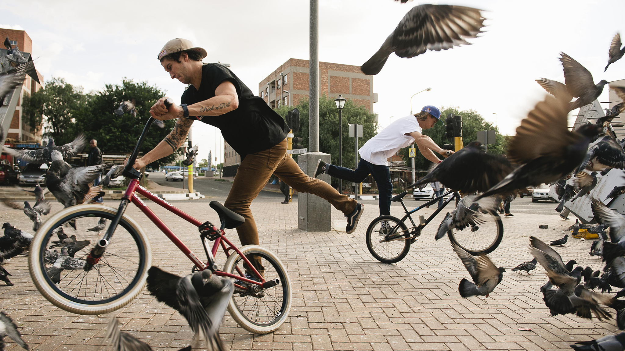 Bmx Freestyle On City Wallpaper Laptop - Bmx Full Hd - HD Wallpaper 