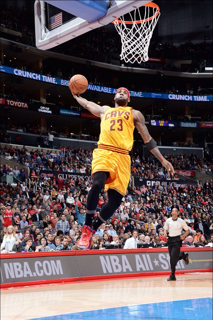 Lebron James Dunk Wallpaper Iphone - HD Wallpaper 