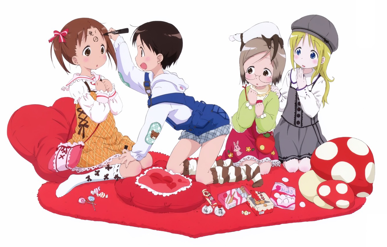 Photo Wallpaper Surprise, Pillow, Glasses, White Background, - Strawberry Marshmallow - HD Wallpaper 