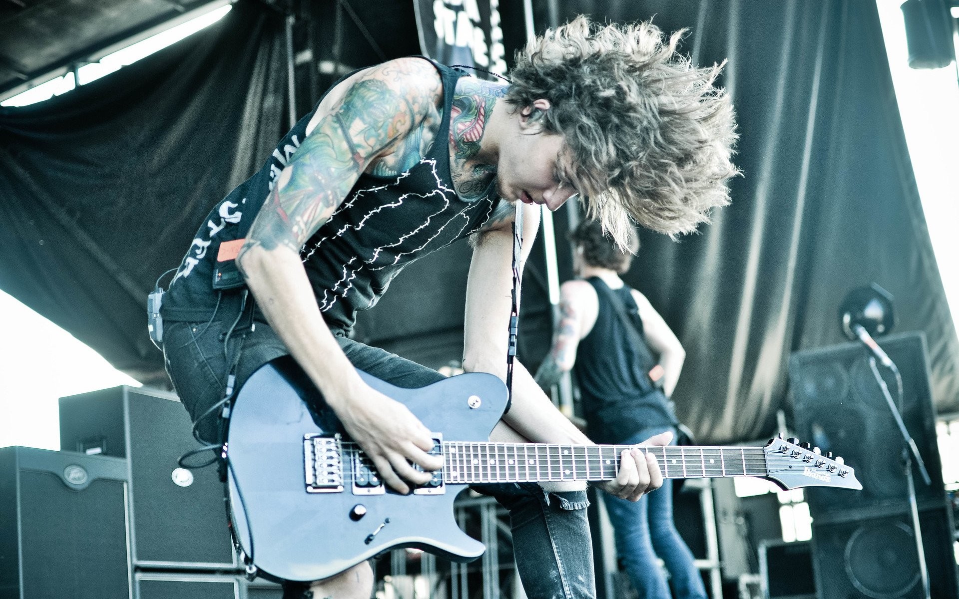 Data-src /w/full/2/c/5/66377 - Asking Alexandria Wallpaper Desktop - HD Wallpaper 