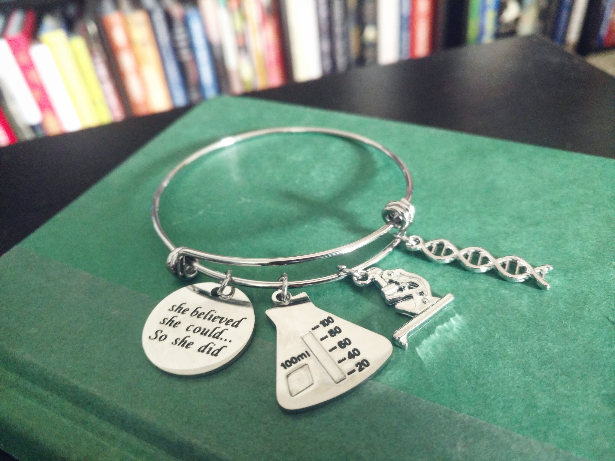 Bracelet - 2048x1536 Wallpaper - teahub.io