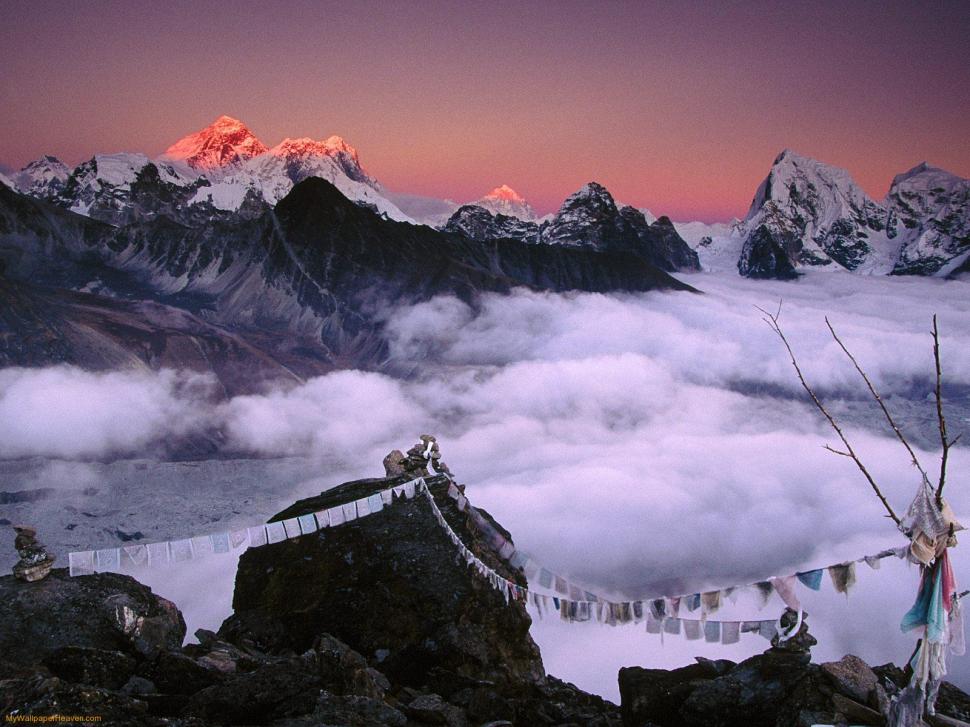 Himalayas Mountains Clouds Landscape Hd Wallpaper,nature - Everest - HD Wallpaper 