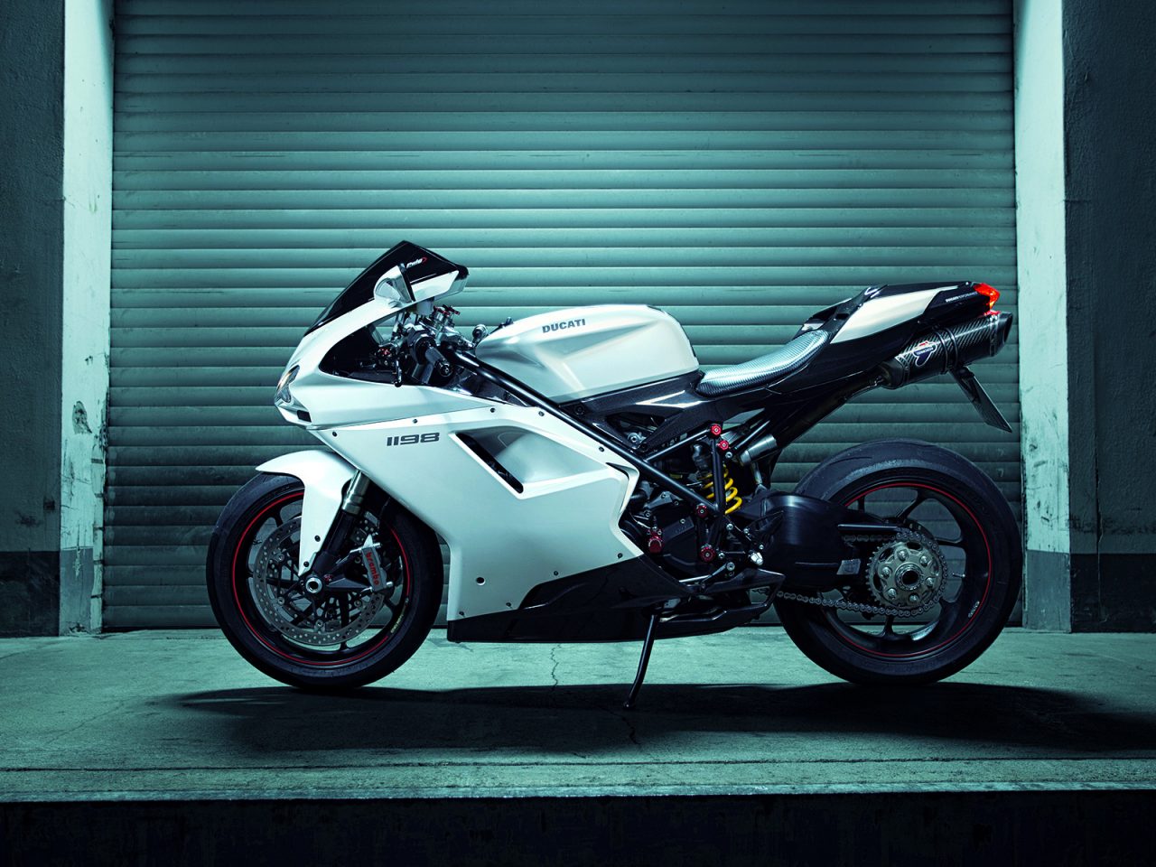 Superbike 4k - HD Wallpaper 