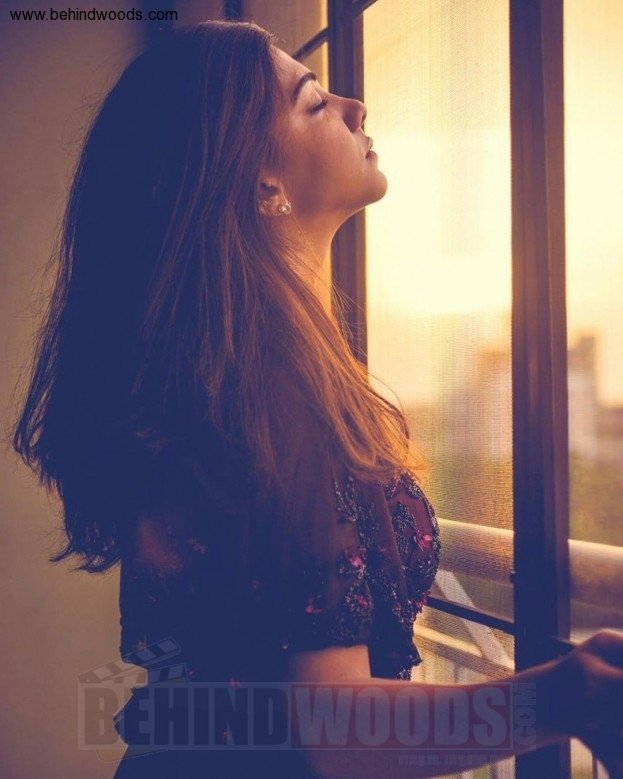 Madonna Sebastian Madonnasebastian - Ultra Hd Madonna Sebastian - HD Wallpaper 