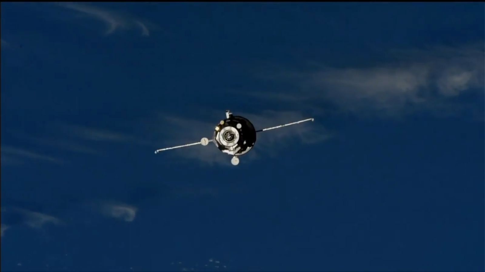 Progress Ms-10 On Final Approach To The Iss - Progress Ms 10 - HD Wallpaper 
